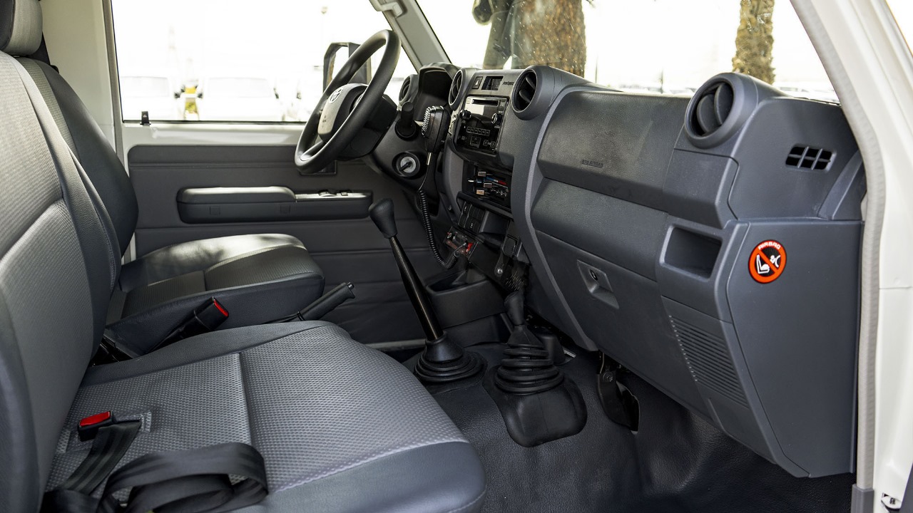 TOYOTA LAND CRUISER LC78 AMBULANCE 4.2D MT