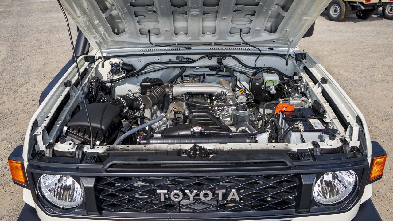 TOYOTA LAND CRUISER LC78 AMBULANCE 4.2D MT