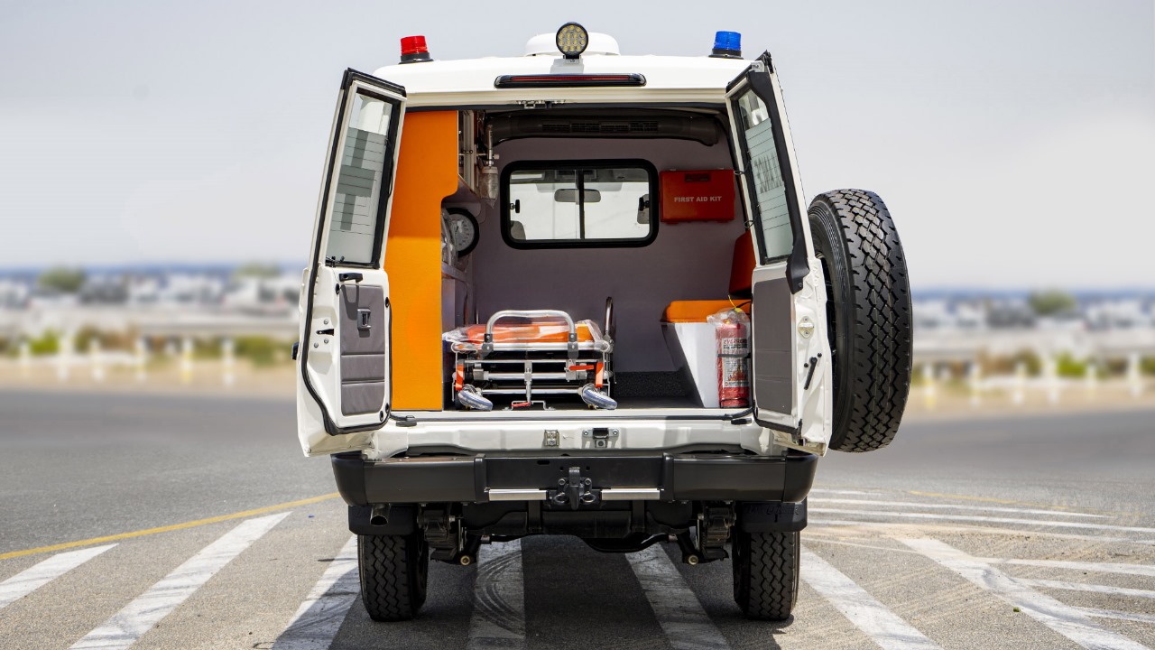 TOYOTA LAND CRUISER LC78 AMBULANCE 4.2D MT