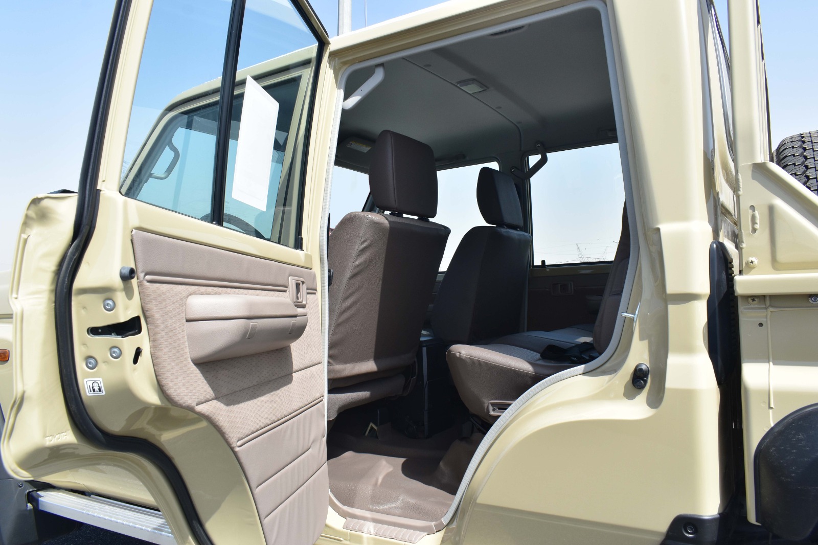 TOYOTA LAND CRUISER LC79 DC 2.8 D AT