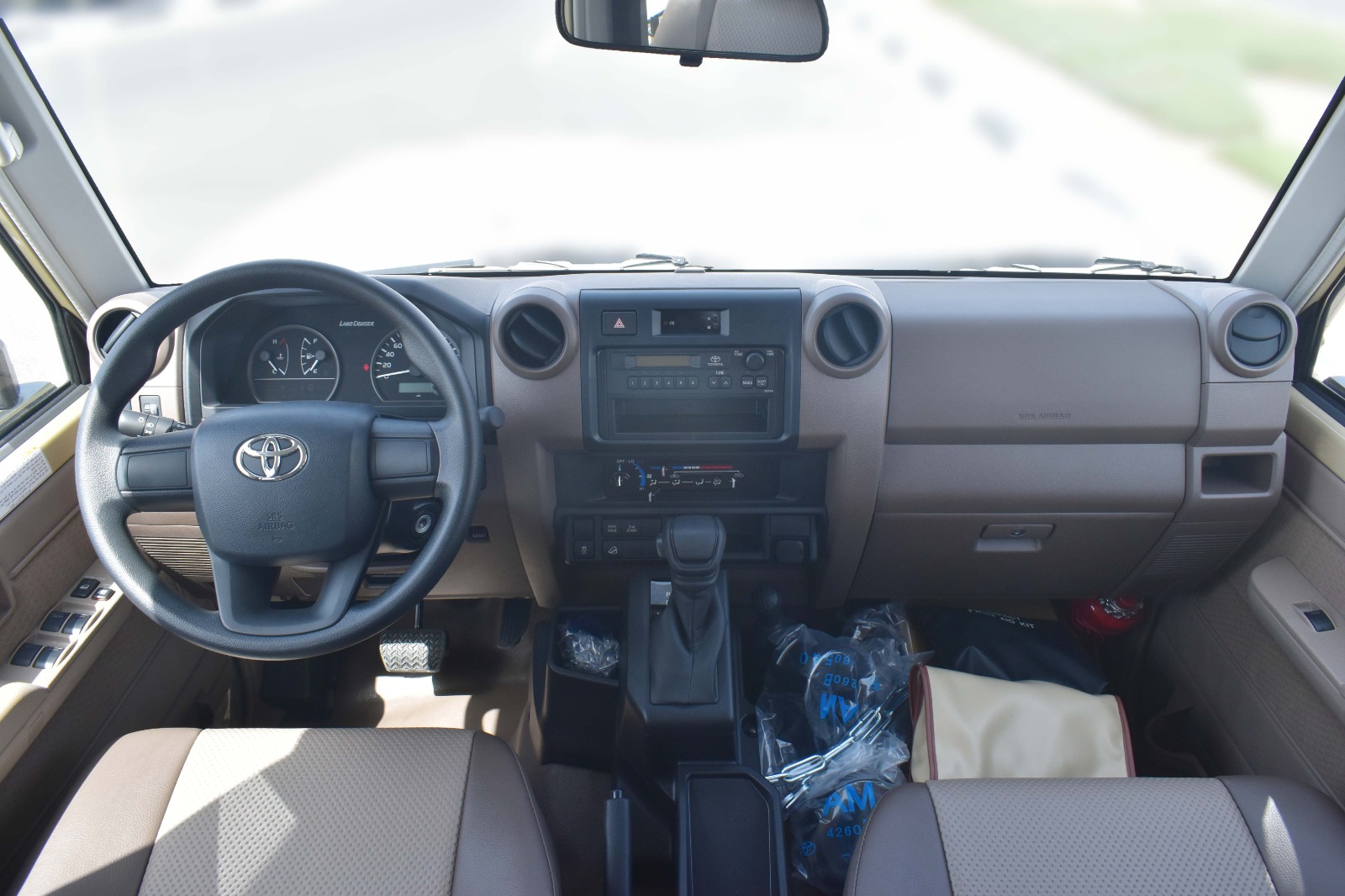 TOYOTA LAND CRUISER LC79 DC 2.8 D AT