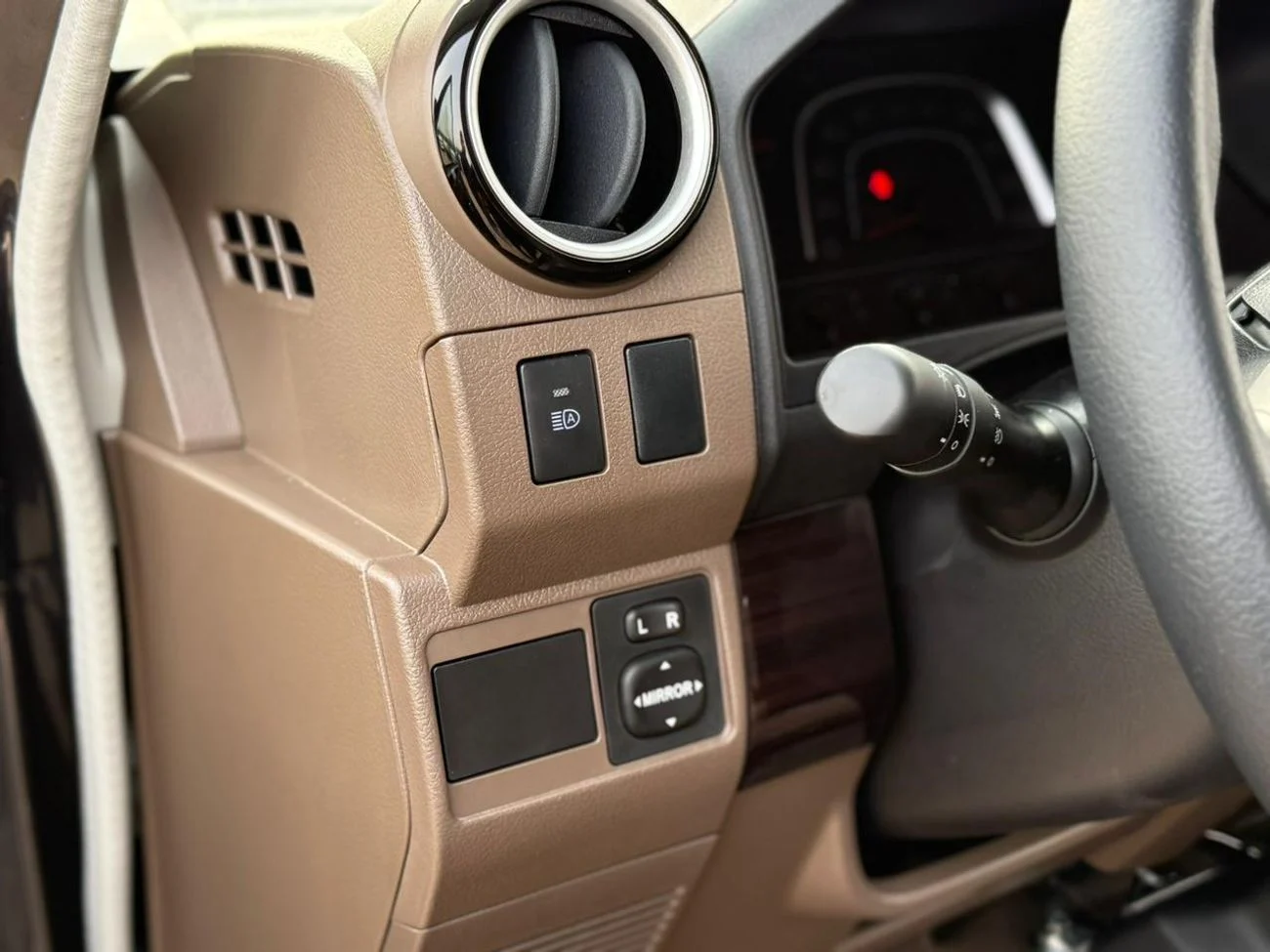 Toyota Land Cruiser LC79 DC 4.0L AT Petrol (Full Option)