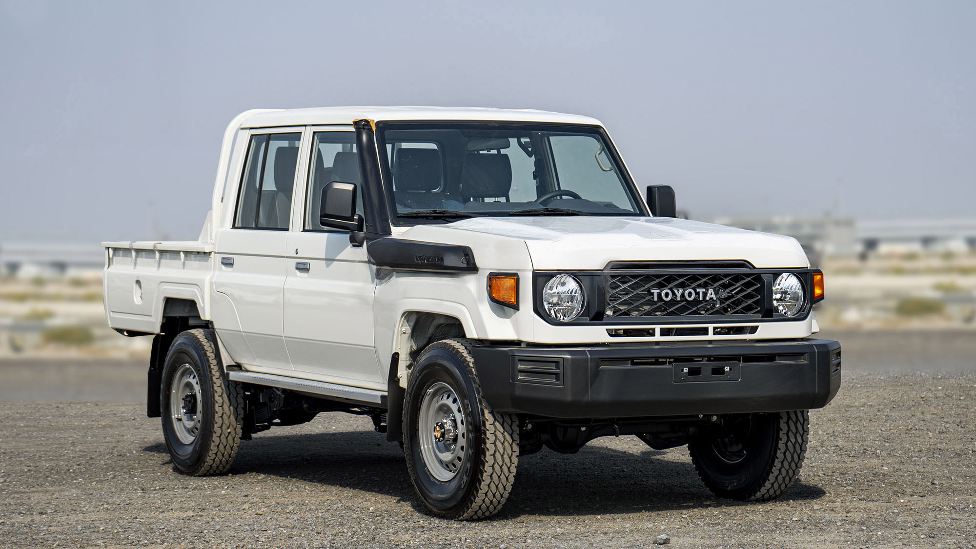 TOYOTA LAND CRUISER LC79 DC 4.0P MT _ WHITE