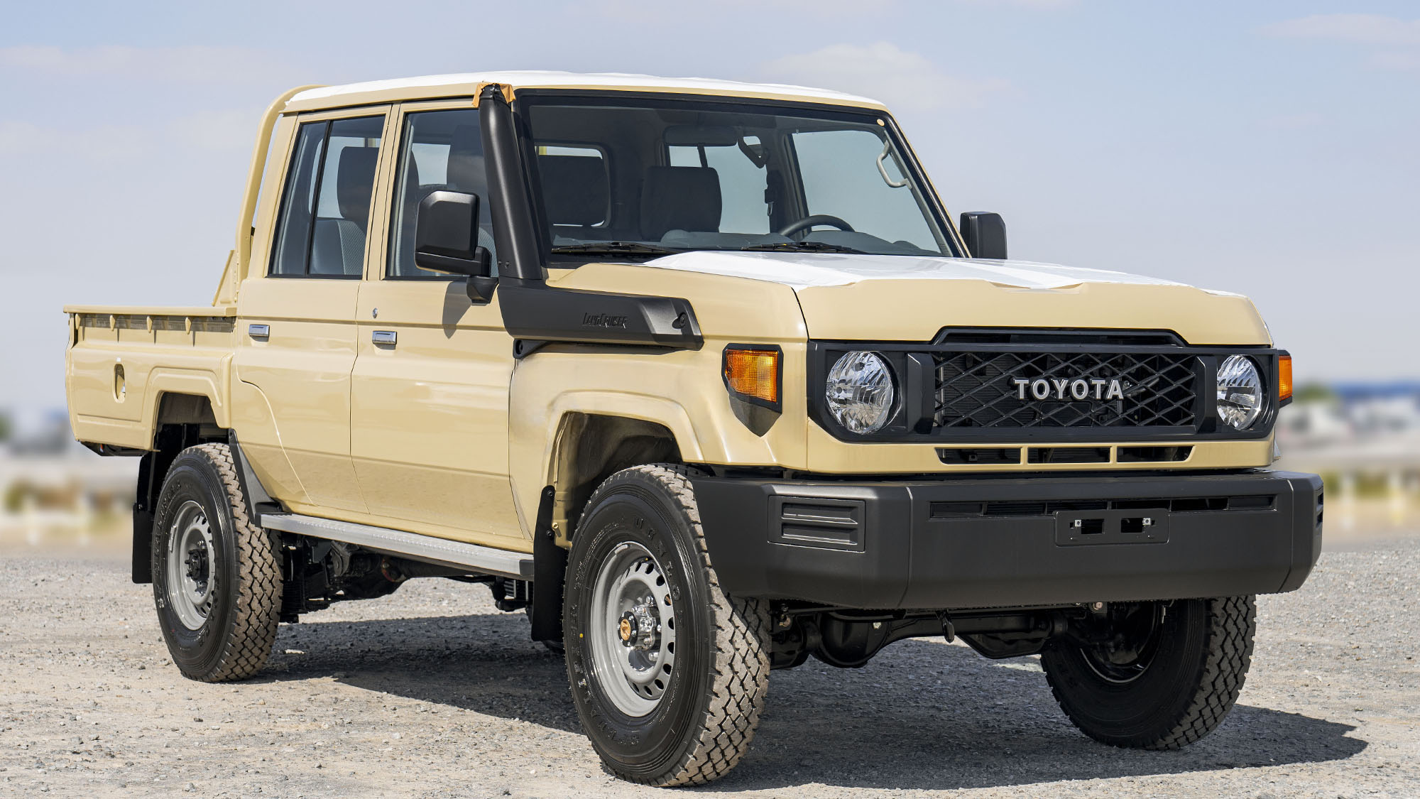 TOYOTA LAND CRUISER LC79DC 4.0P MT
