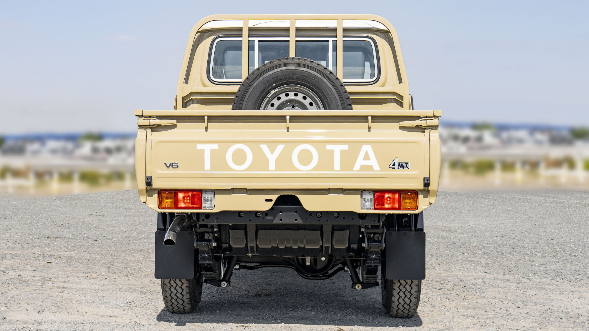 TOYOTA LAND CRUISER LC79DC 4.0P MT