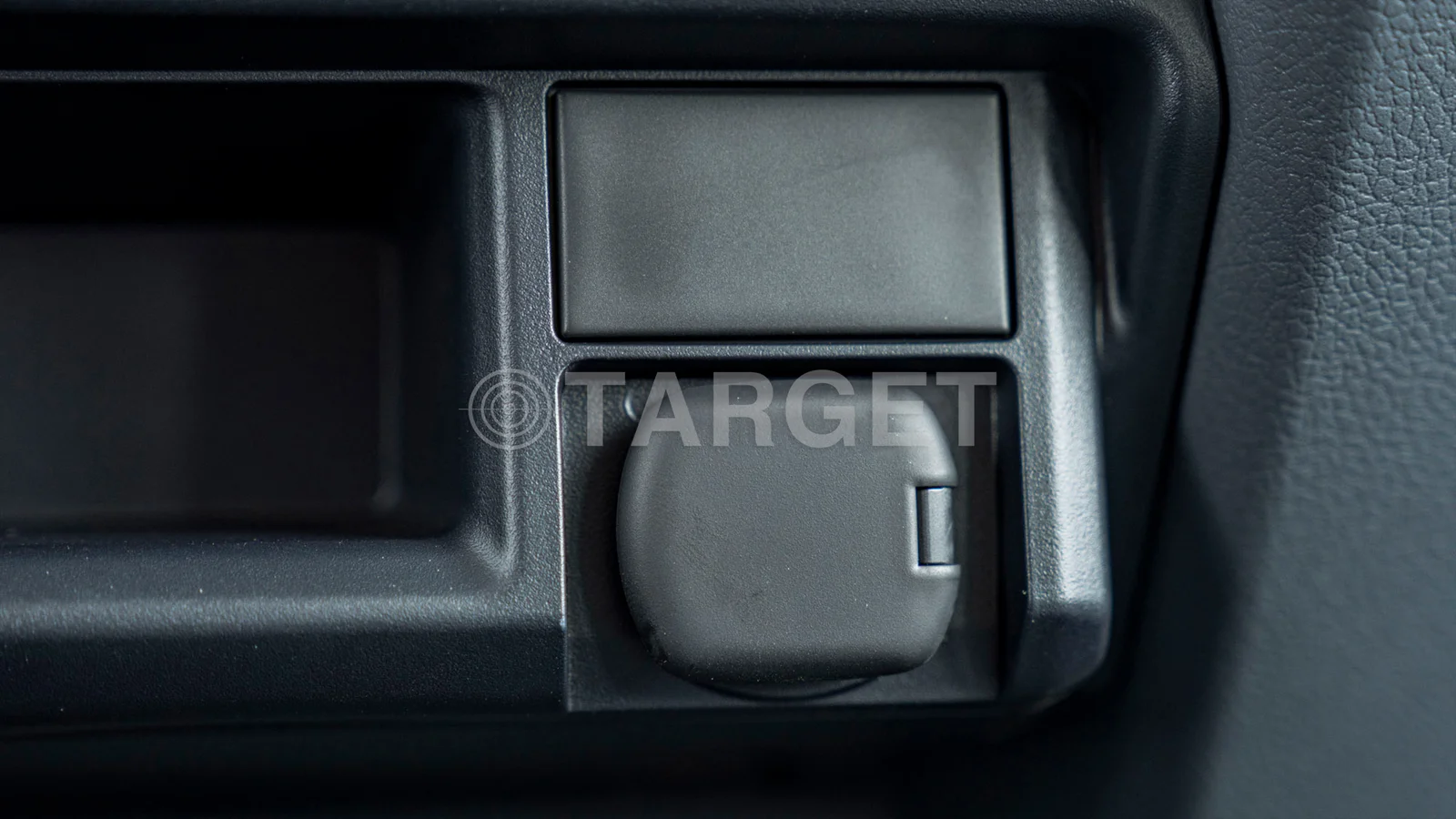 TOYOTA LAND CRUISER LC79DC 4.2D MT MY2025– WHITE