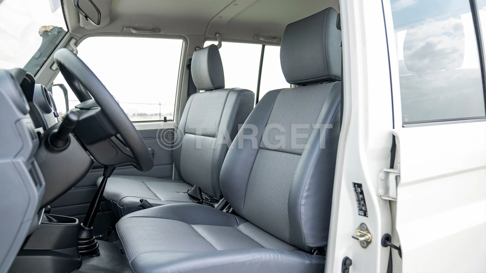 TOYOTA LAND CRUISER LC79DC 4.2D MT MY2025– WHITE