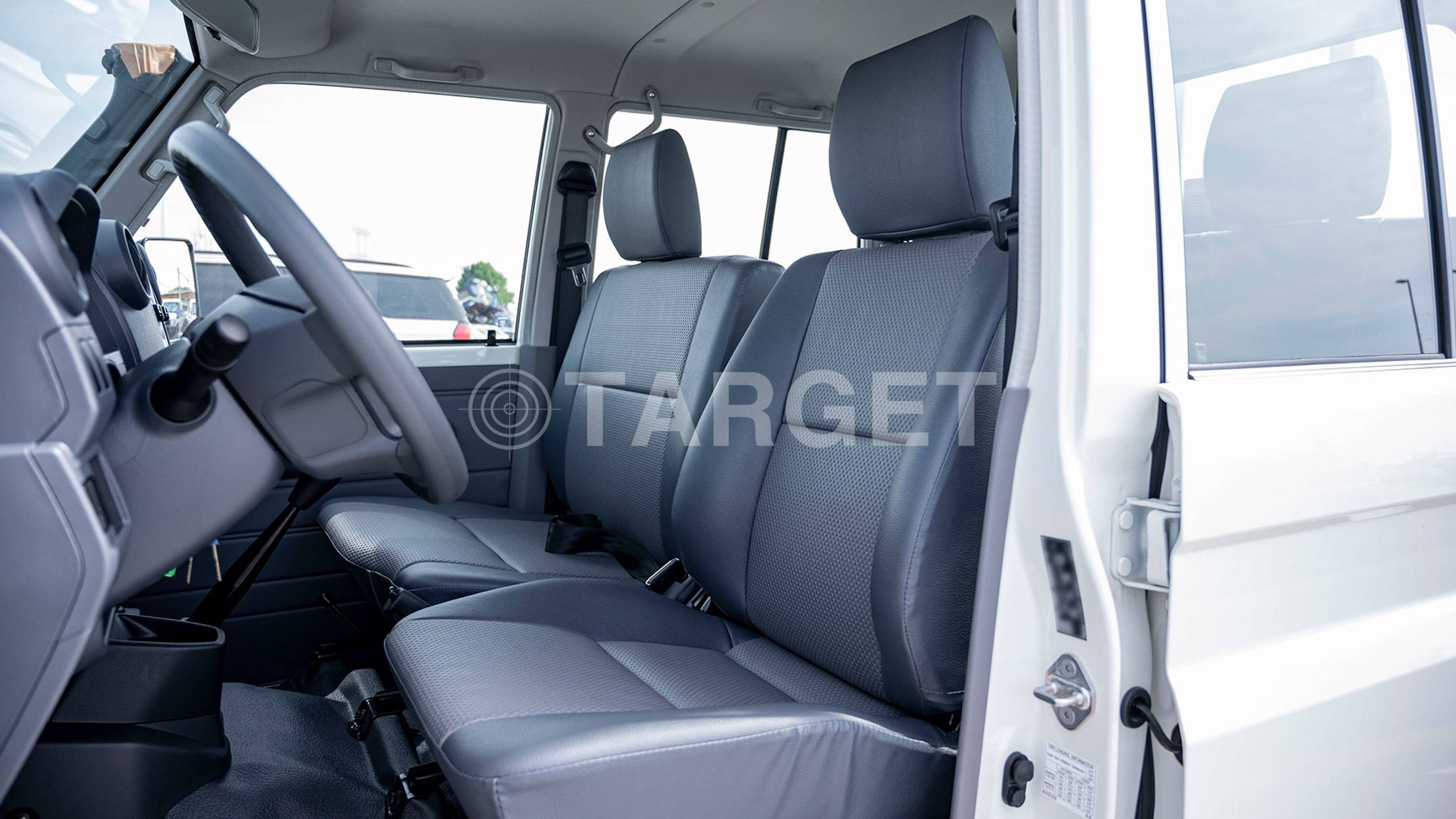 TOYOTA LAND CRUISER LC79DC 4.5D MT