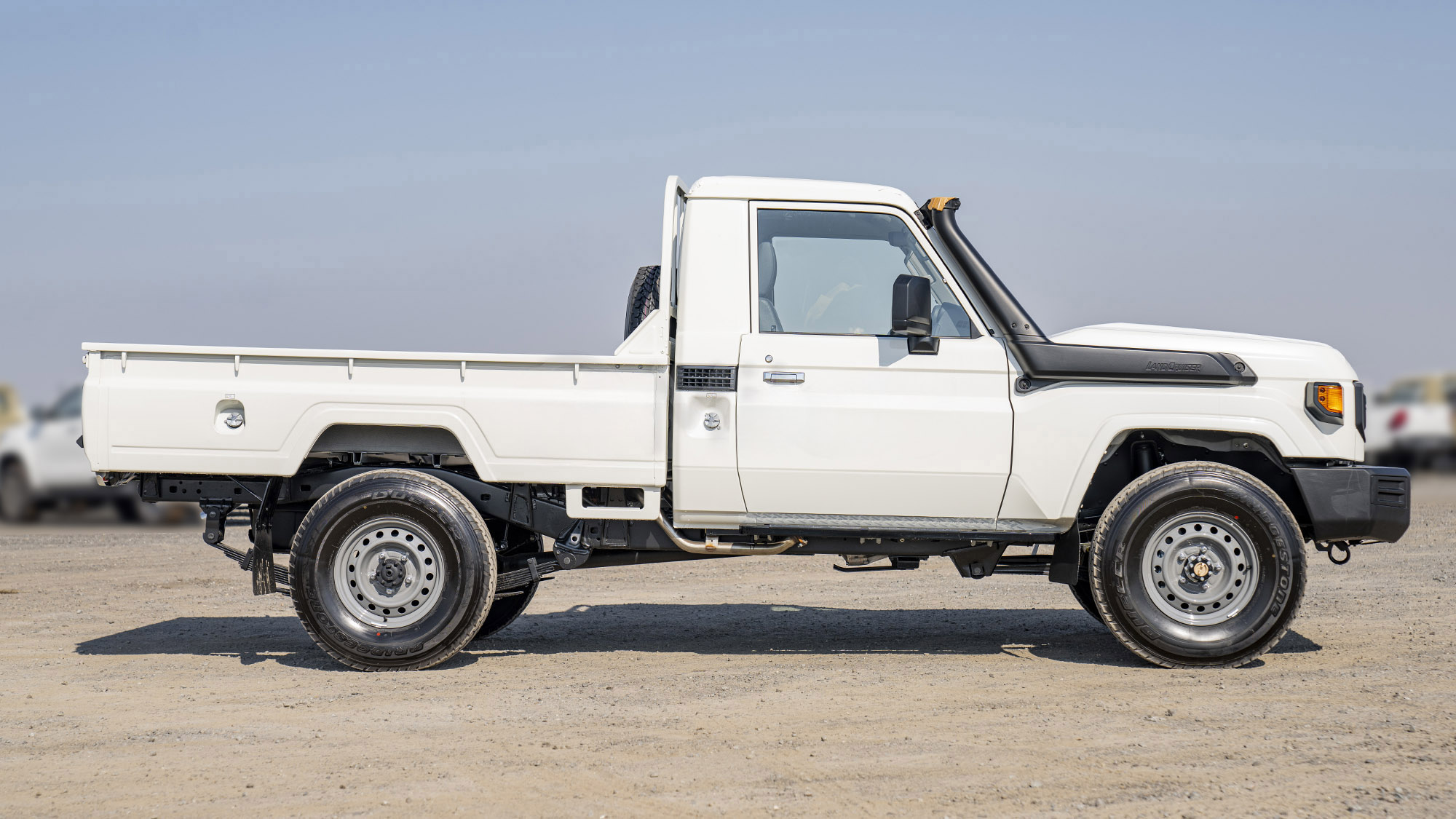 TOYOTA LAND CRUISER LC79SC 4.0P MT _ WHITE