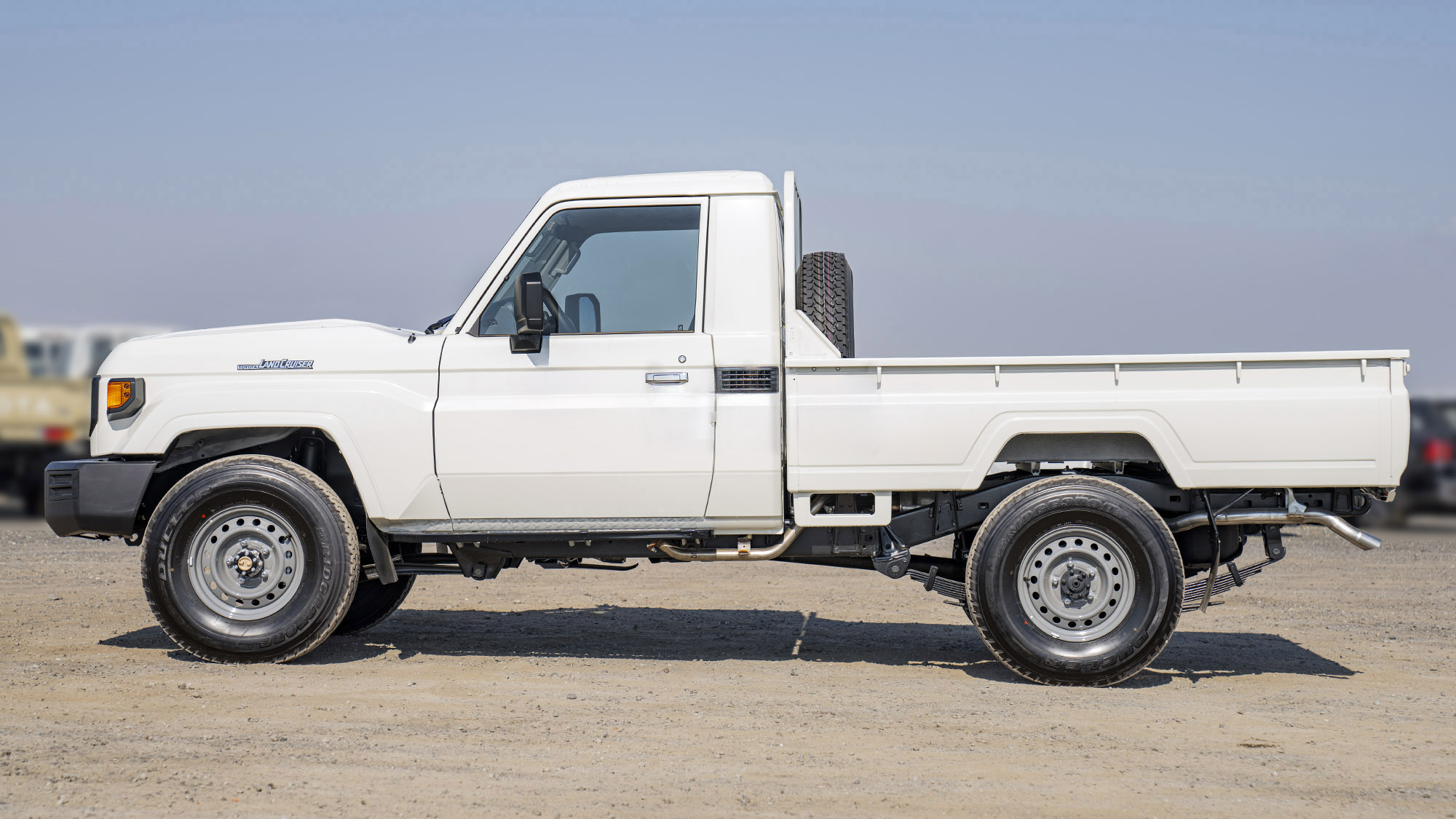 TOYOTA LAND CRUISER LC79SC 4.0P MT _ WHITE