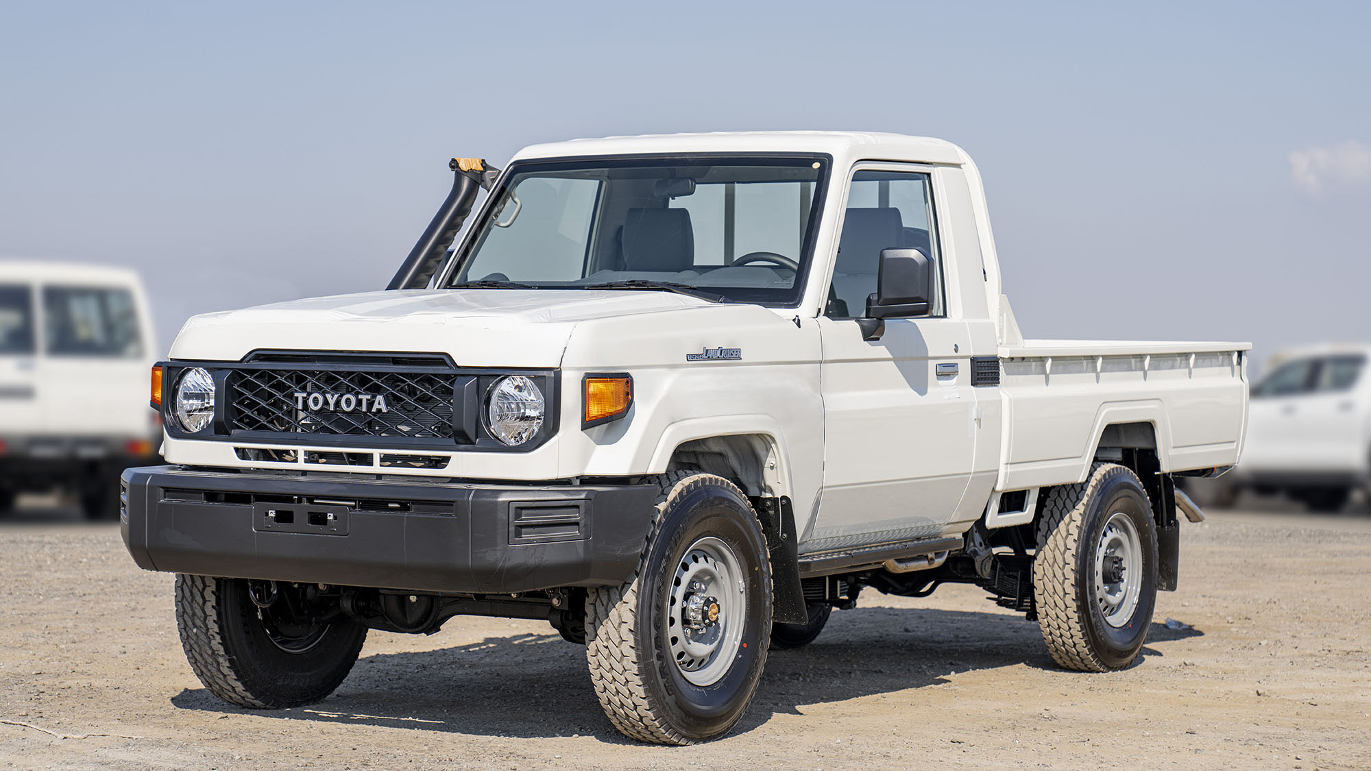 TOYOTA LAND CRUISER LC79SC 4.0P MT _ WHITE