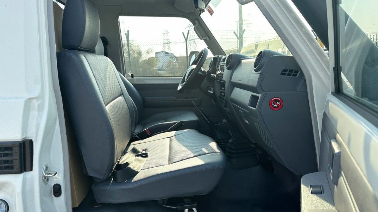 TOYOTA LAND CRUISER LC79SC 4.2D MT