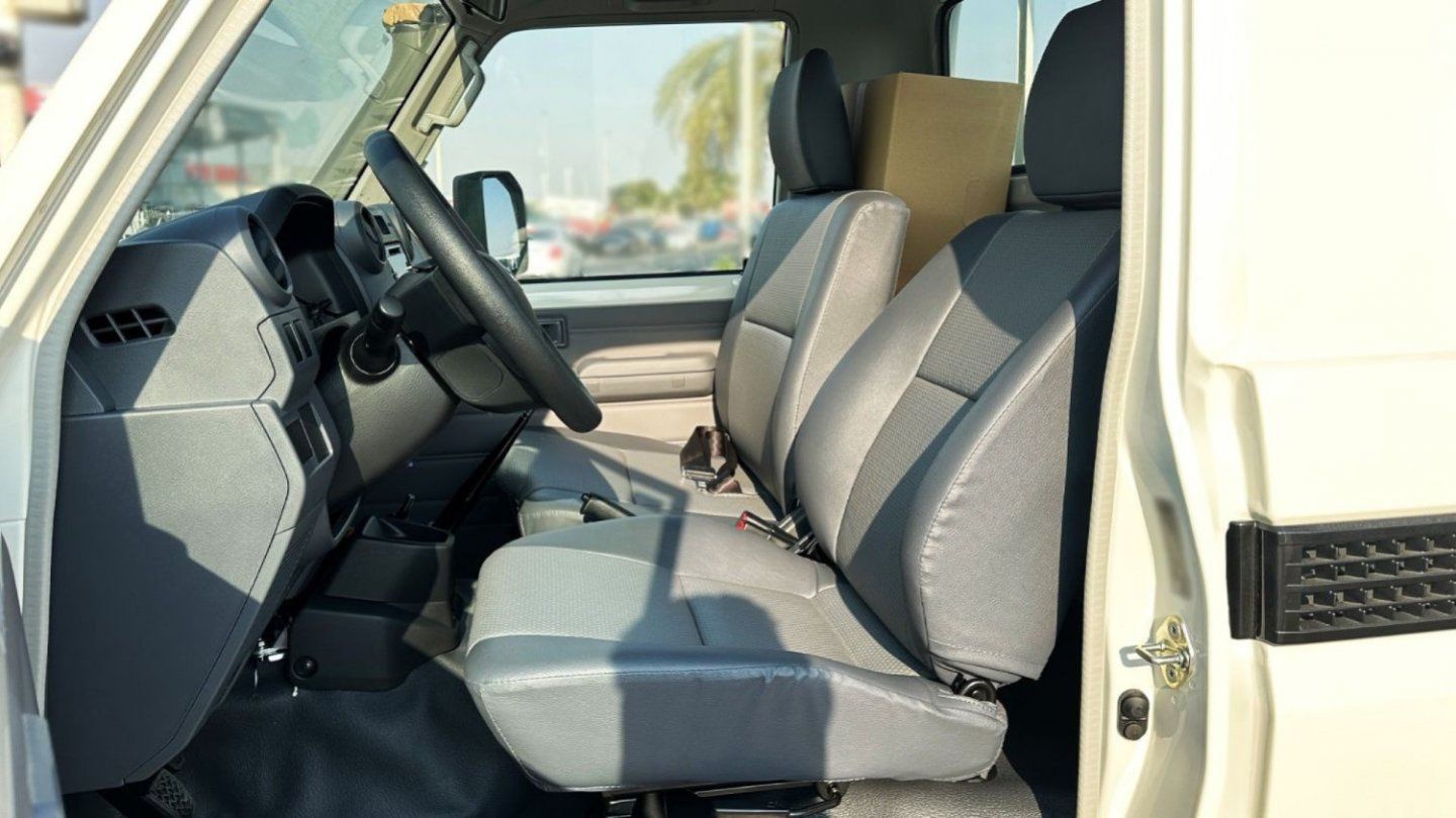 TOYOTA LAND CRUISER LC79SC 4.2D MT