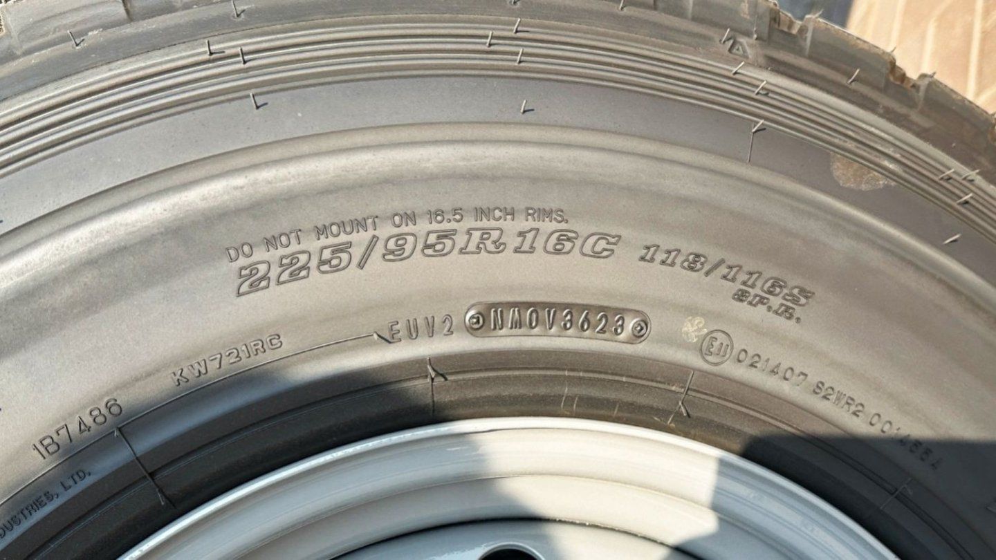TOYOTA LAND CRUISER LC79SC 4.2D MT
