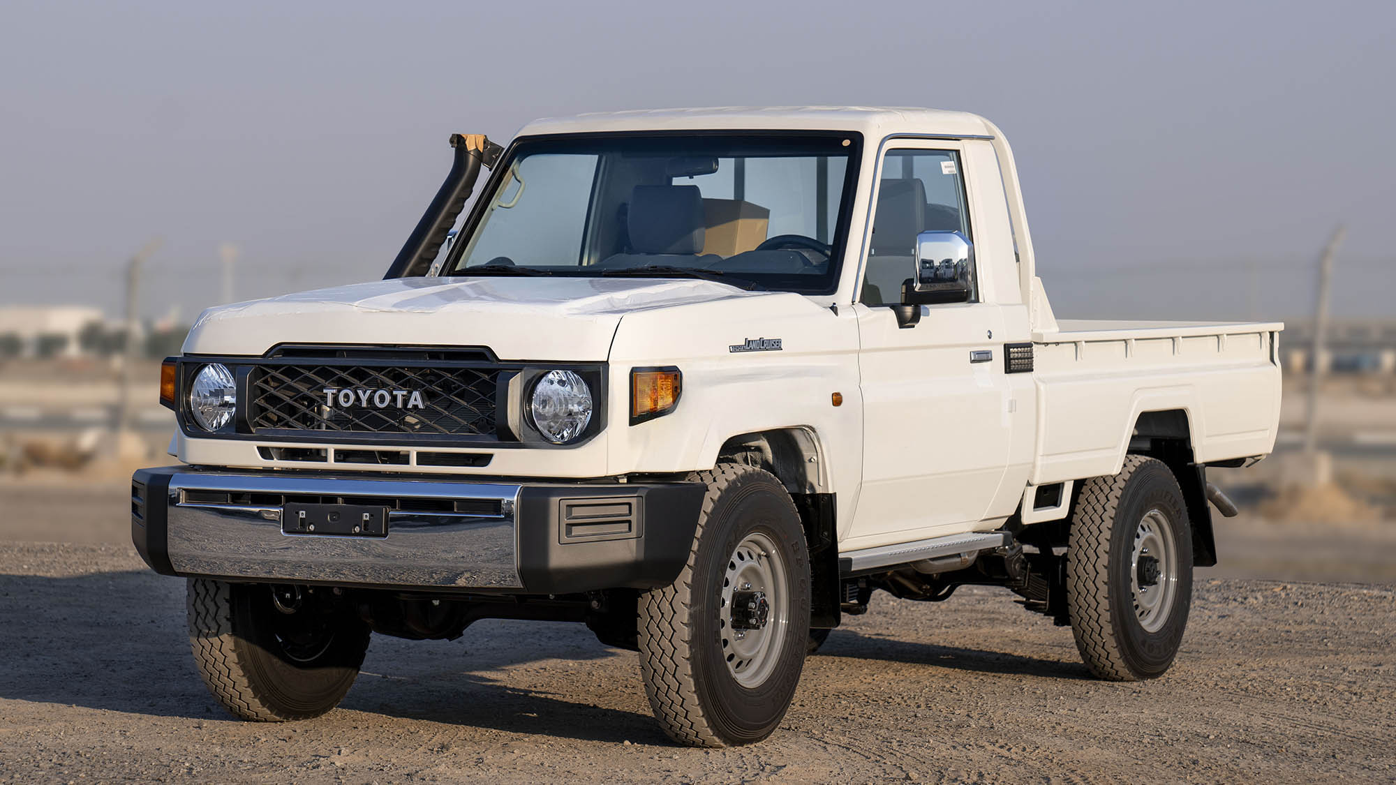 TOYOTA LAND CRUISER LC79SC 4.5D MT _ WHITE