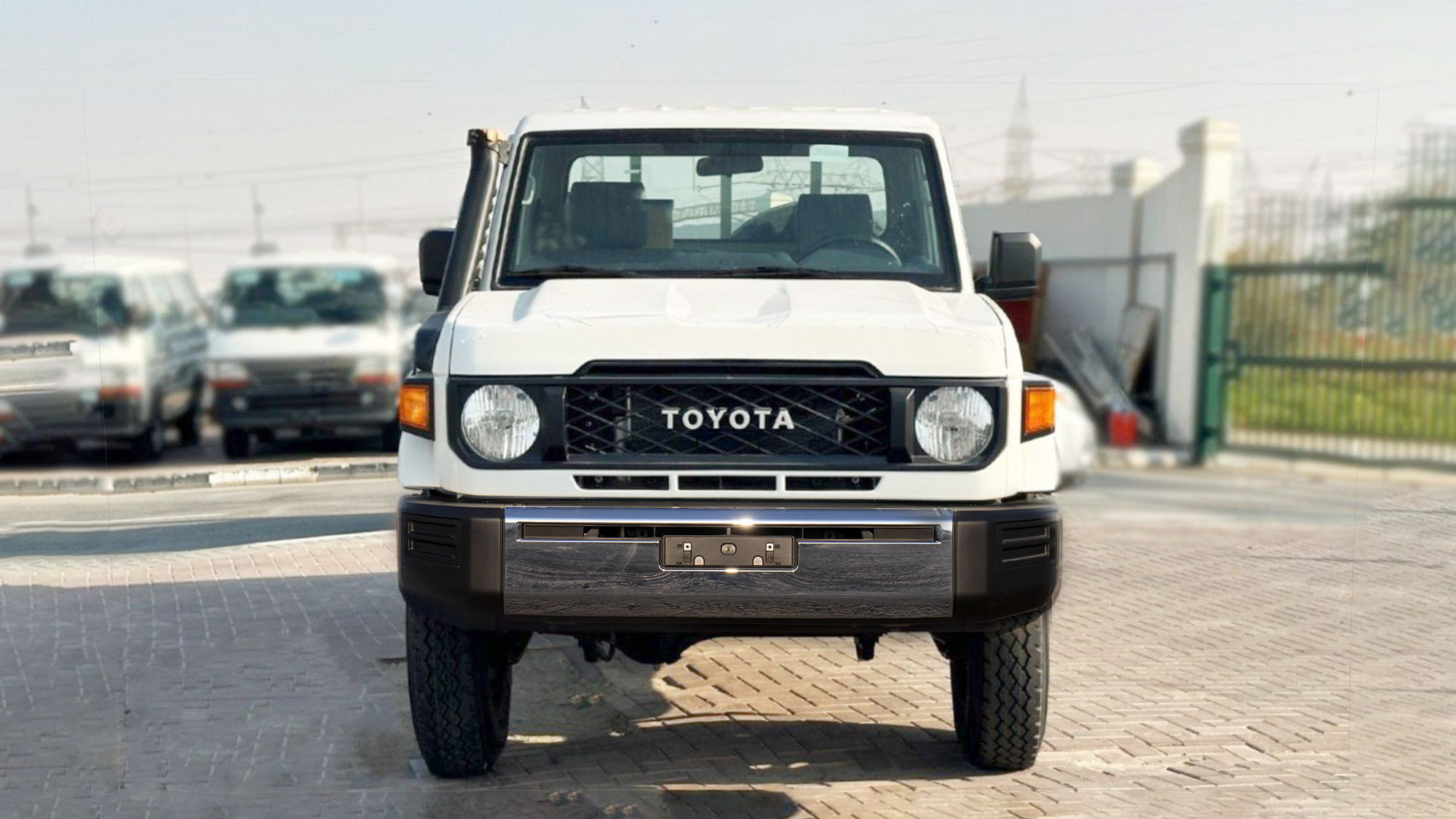 TOYOTA LAND CRUISER LC79SC 4.5D MT _ WHITE