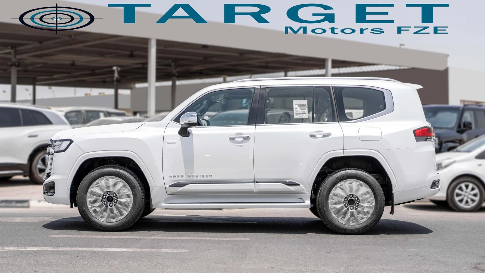 TOYOTA LAND CRUISER VXR 3.5 L AT HYBRID 2025