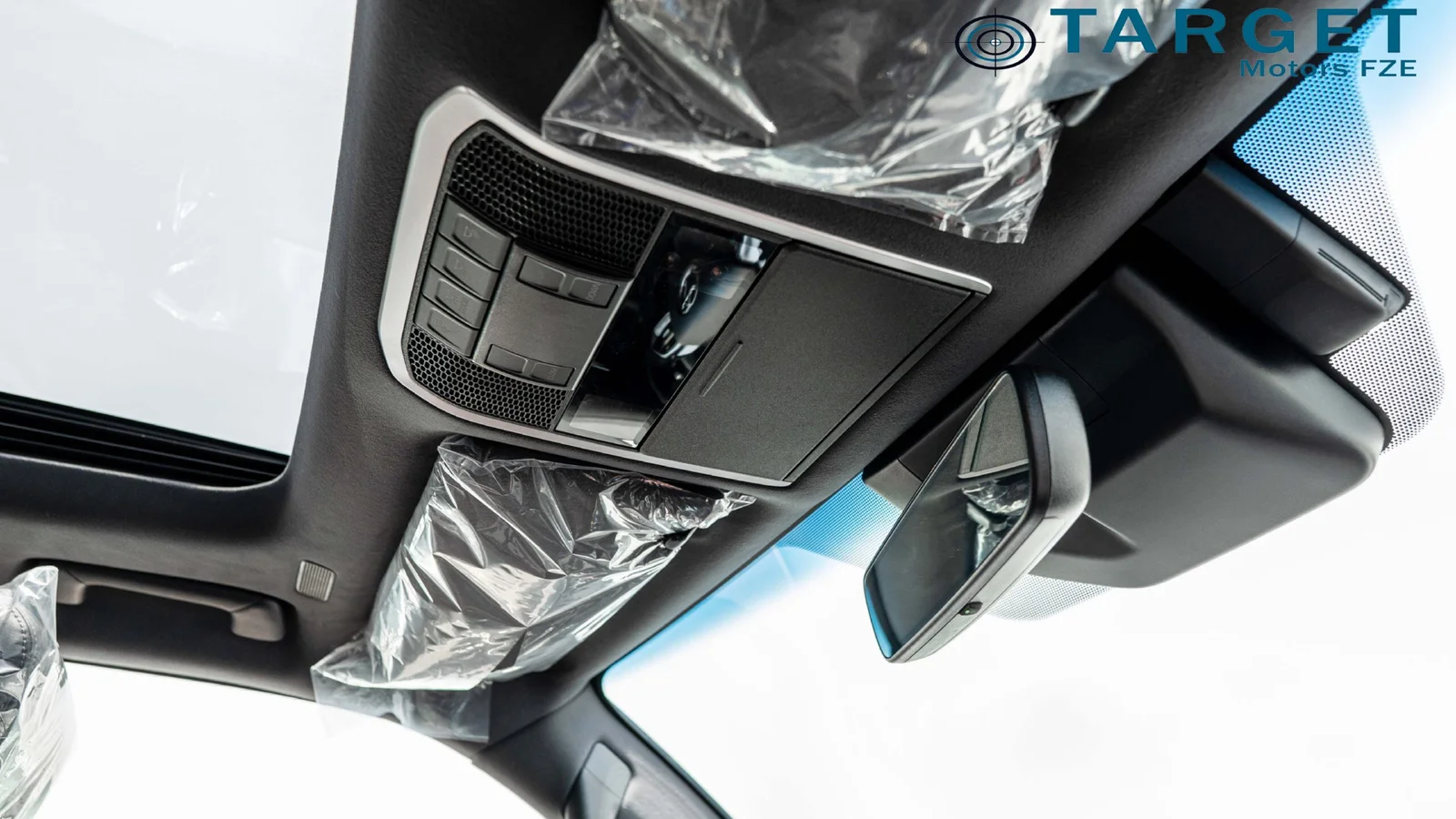 TOYOTA LAND CRUISER VXR 3.5 L AT HYBRID 2025