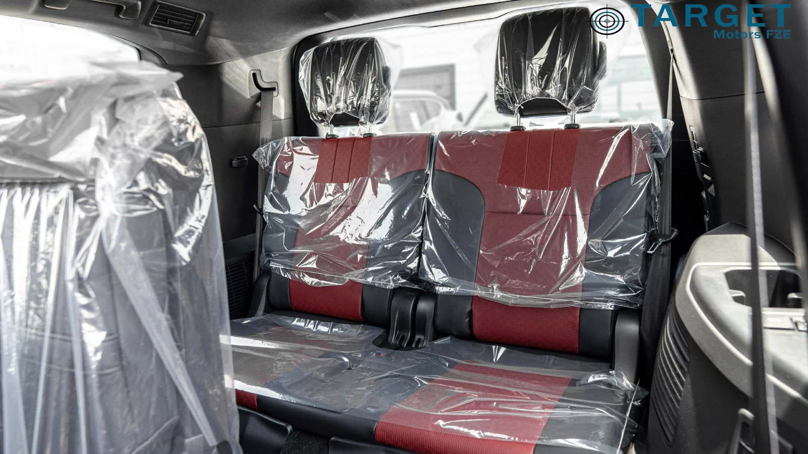 TOYOTA LAND CRUISER VXR 3.5 L AT HYBRID 2025