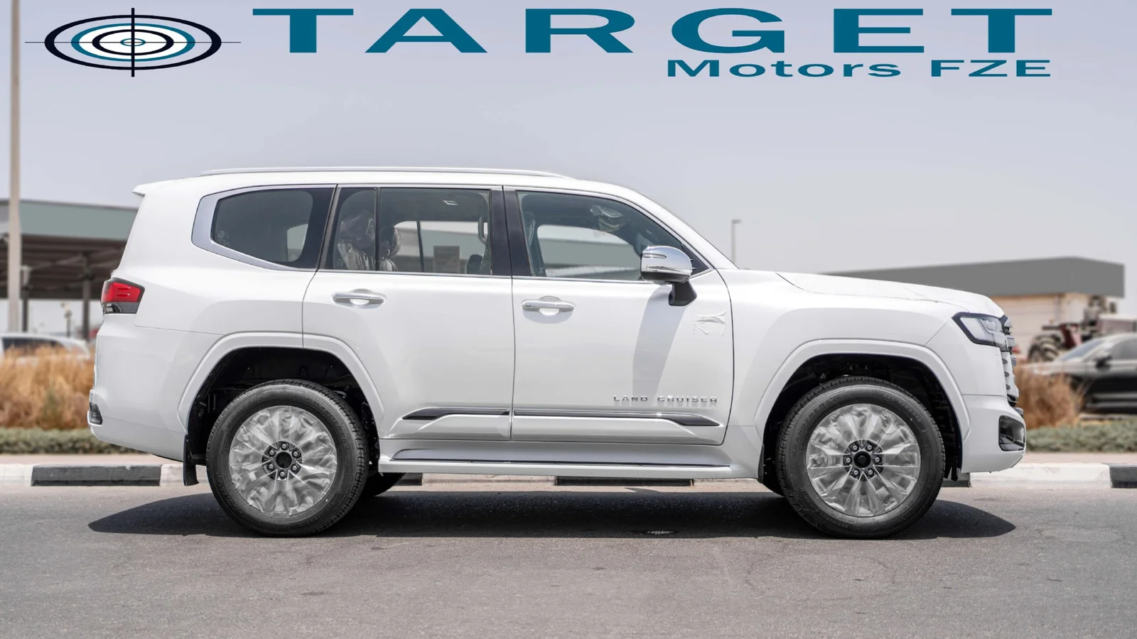 TOYOTA LAND CRUISER VXR 3.5 L AT HYBRID 2025