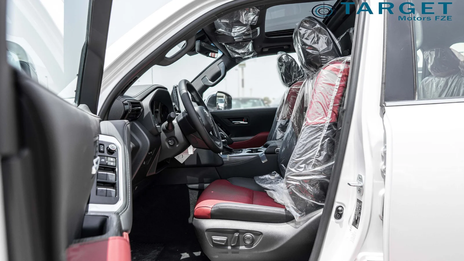 TOYOTA LAND CRUISER VXR 3.5 L AT HYBRID 2025