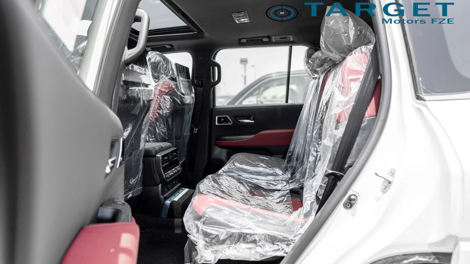 TOYOTA LAND CRUISER VXR 3.5 L AT HYBRID 2025