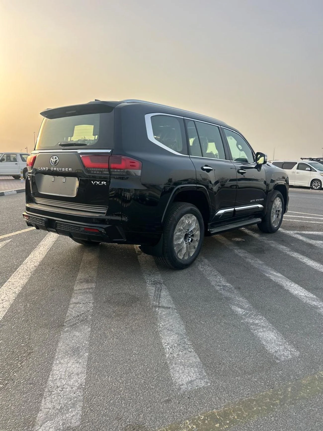 Toyota Land Cruiser VXR 3.5L _ BLACK