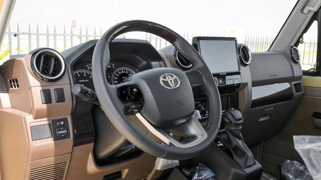 TOYOTA LC PU SINGLE CABIN LX-G ,4.0L PETROL ,AT