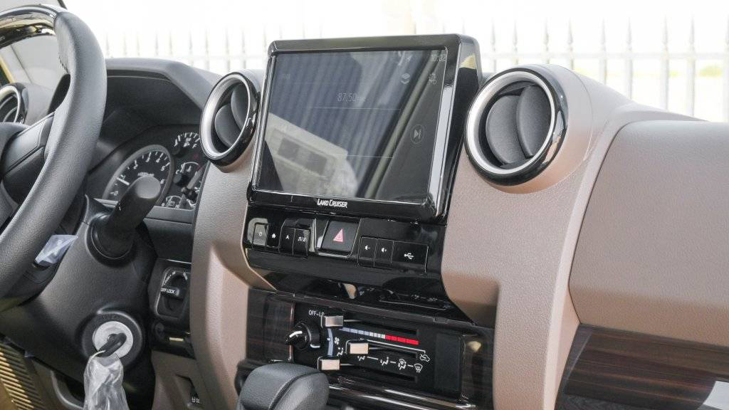 TOYOTA LC PU SINGLE CABIN LX-G ,4.0L PETROL ,AT
