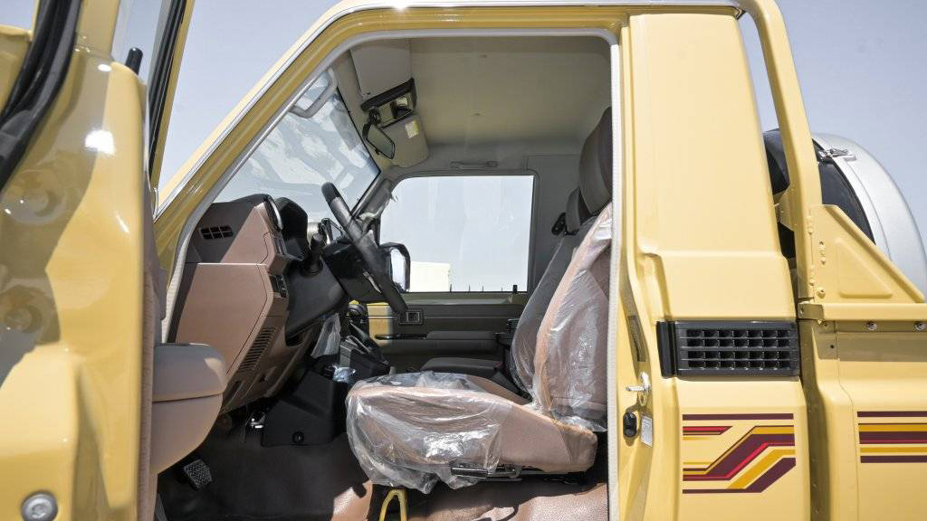 TOYOTA LC PU SINGLE CABIN LX-G ,4.0L PETROL ,AT