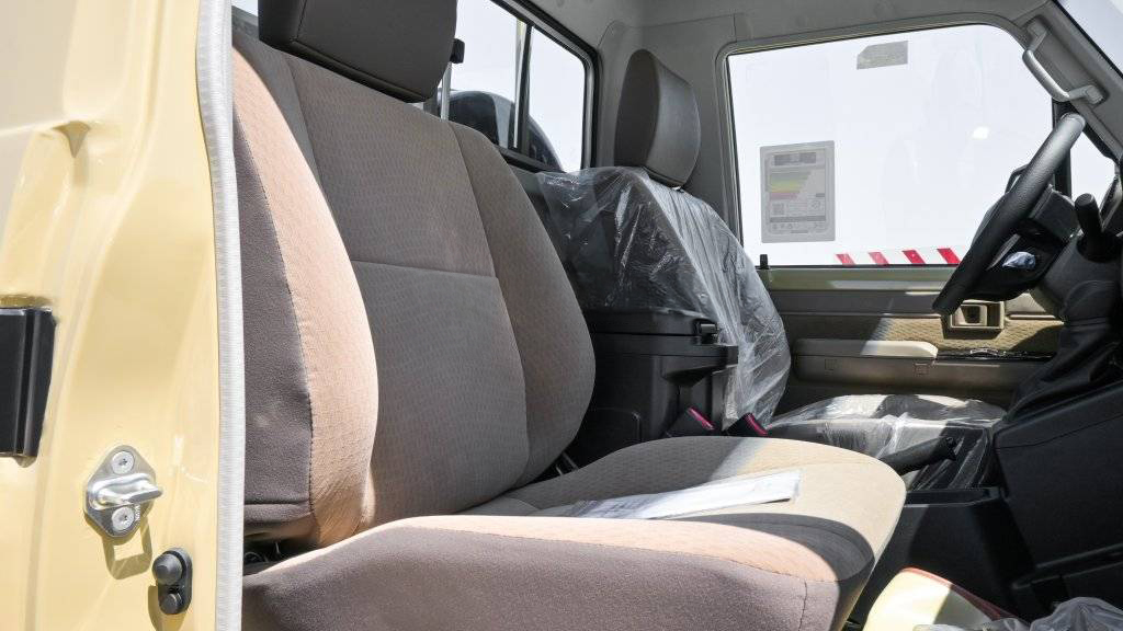 TOYOTA LC PU SINGLE CABIN LX-G ,4.0L PETROL ,AT