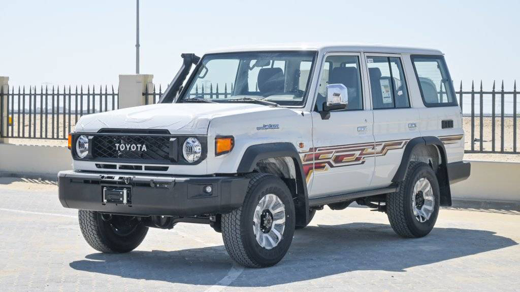 TOYOTA LC76 HARD TOP 4.0L PETROL AT