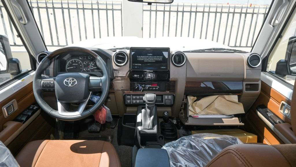 TOYOTA LC76 HARD TOP 4.0L PETROL AT