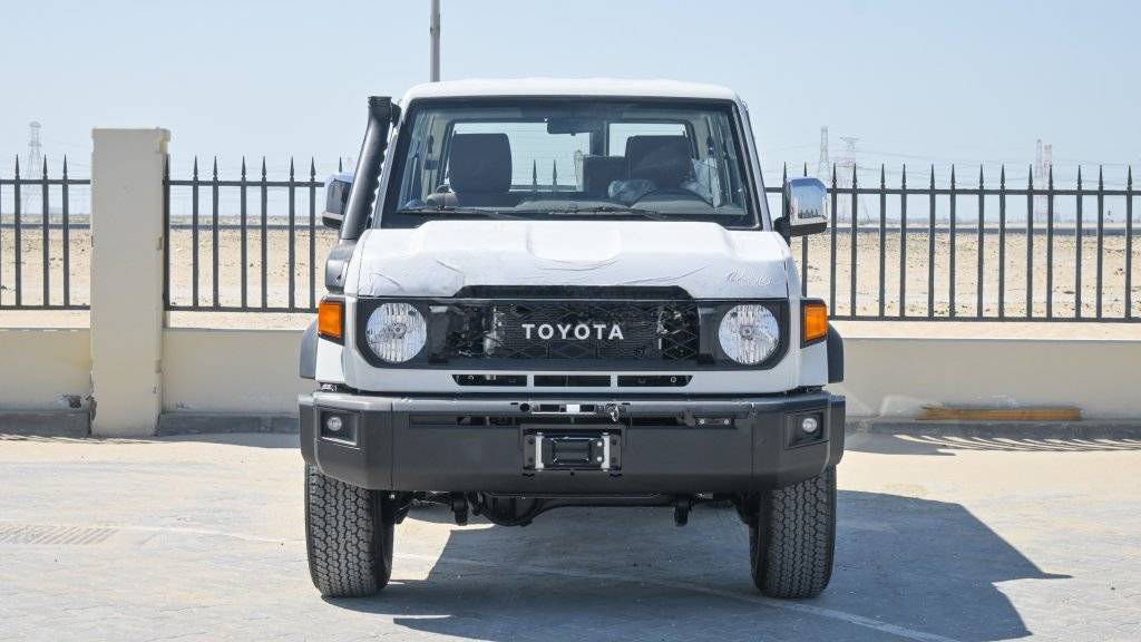 TOYOTA LC76 HARD TOP 4.0L PETROL AT