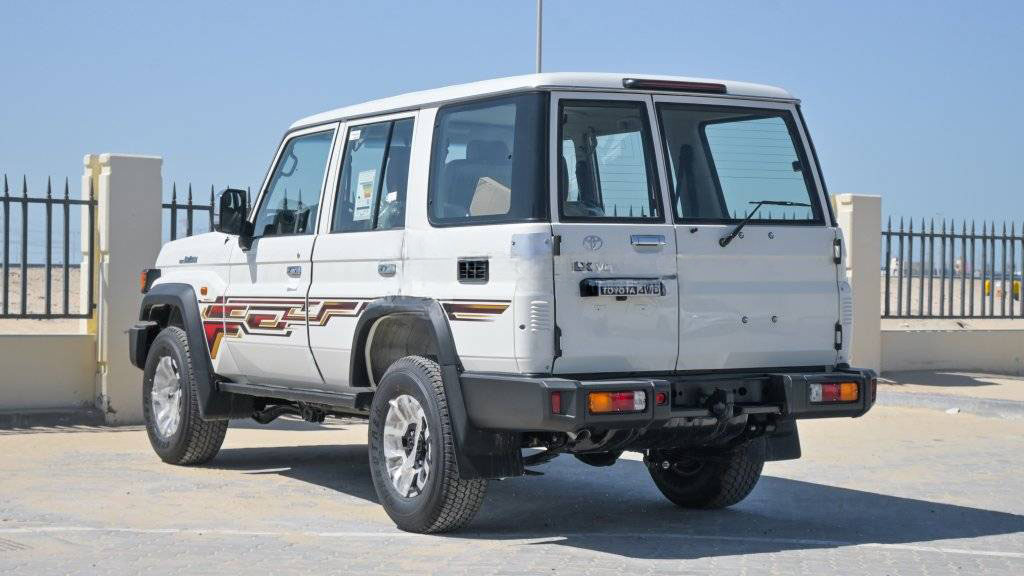 TOYOTA LC76 HARD TOP 4.0L PETROL AT