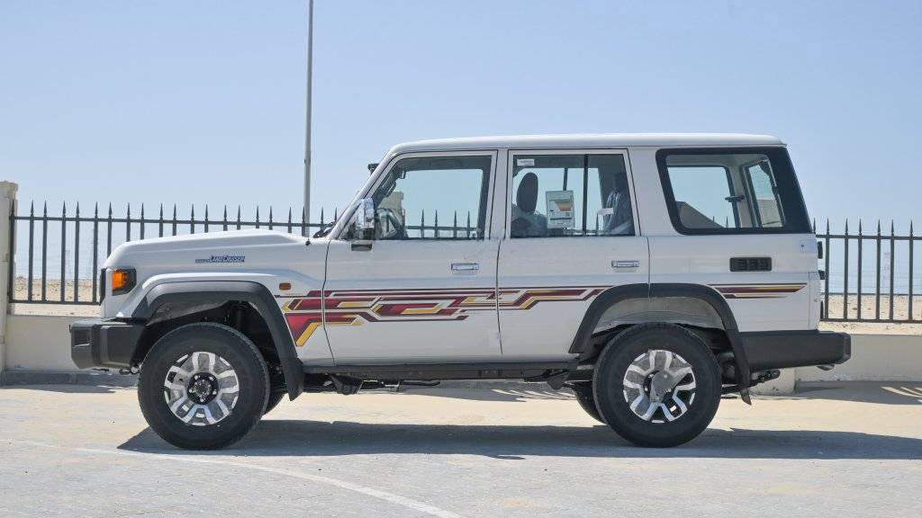 TOYOTA LC76 HARD TOP 4.0L PETROL AT