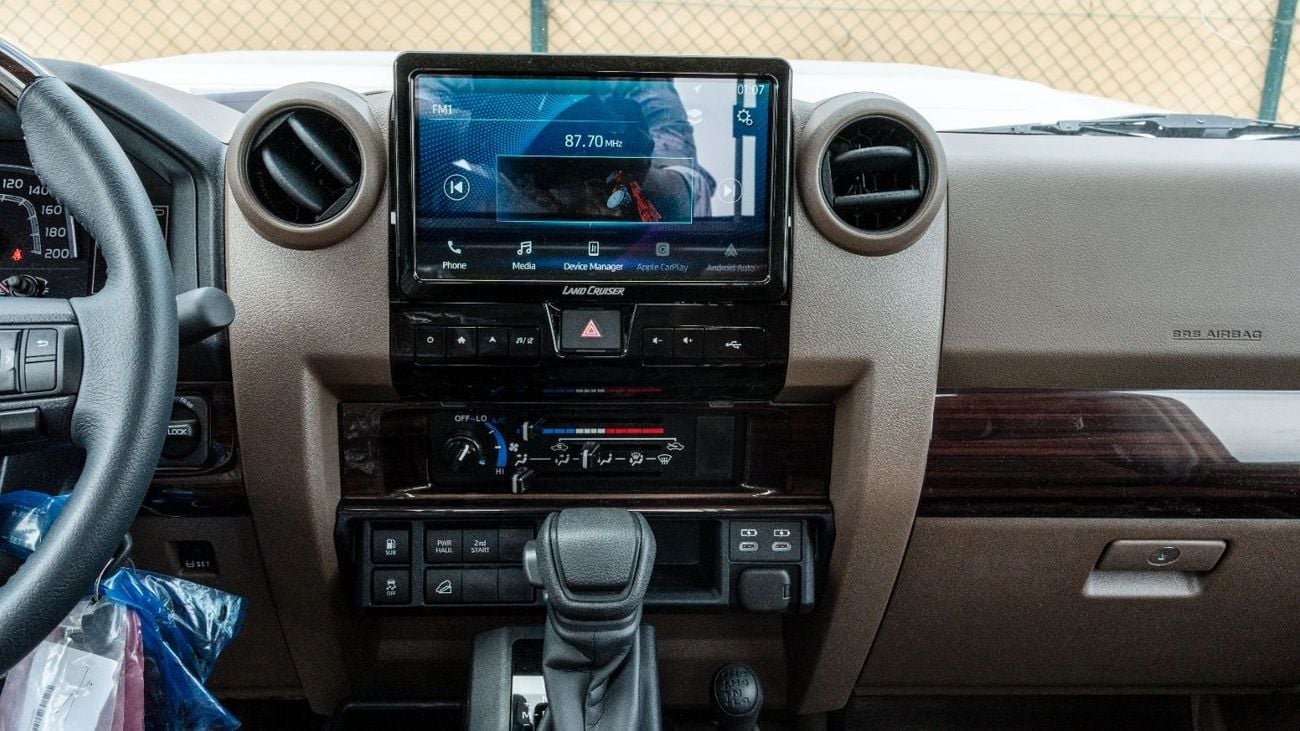 Toyota LC79 2.8L AT Diesel Full Option (White-Brown)