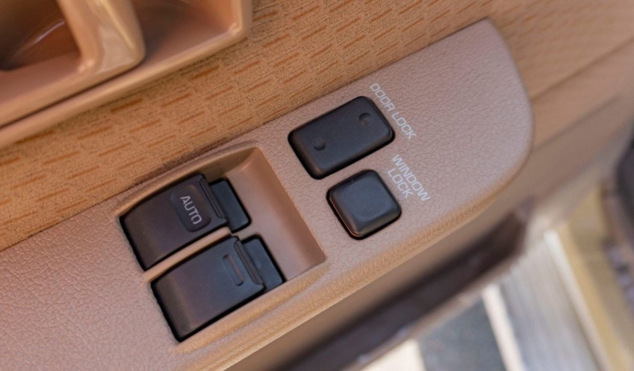 Toyota LC79 SC 4.0L petrol MT