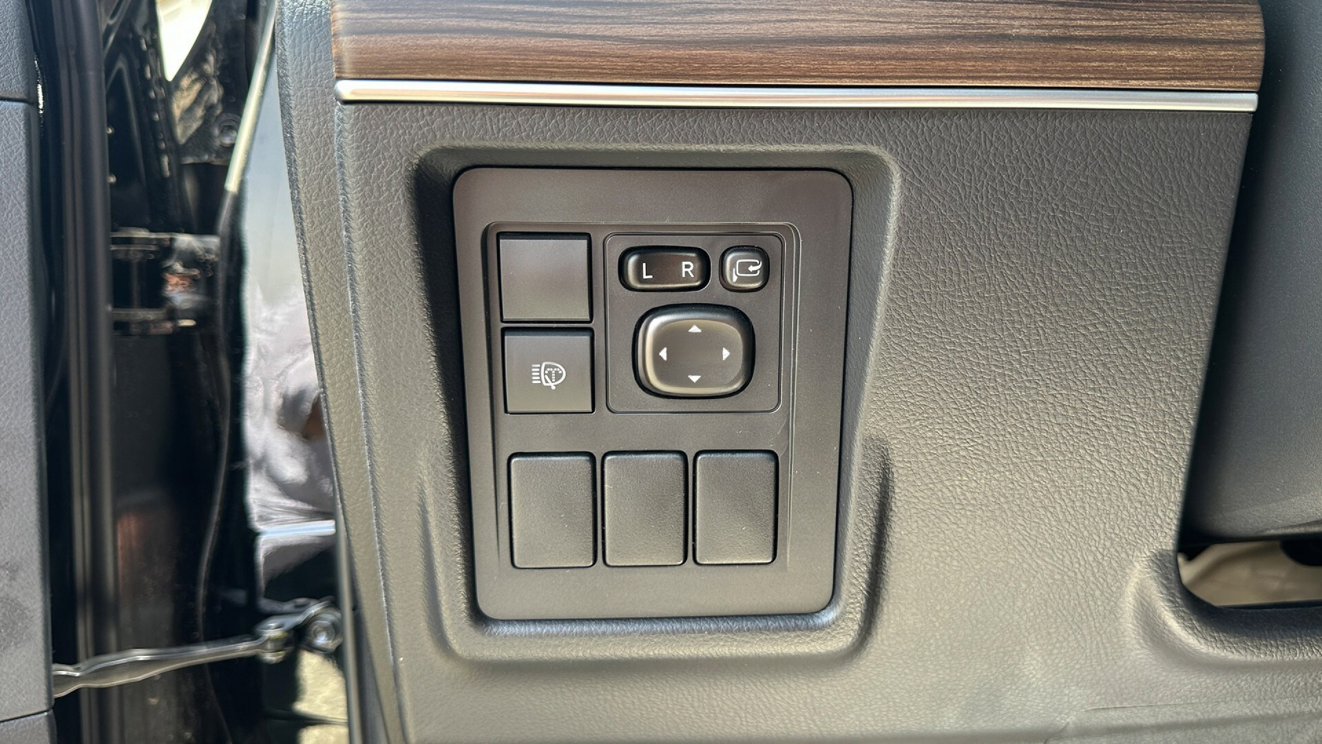 TOYOTA PRADO 2.7L MID S-UP VX AT