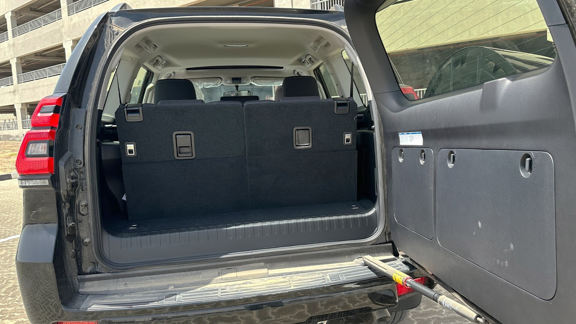 TOYOTA PRADO 2.7L MID S-UP VX AT