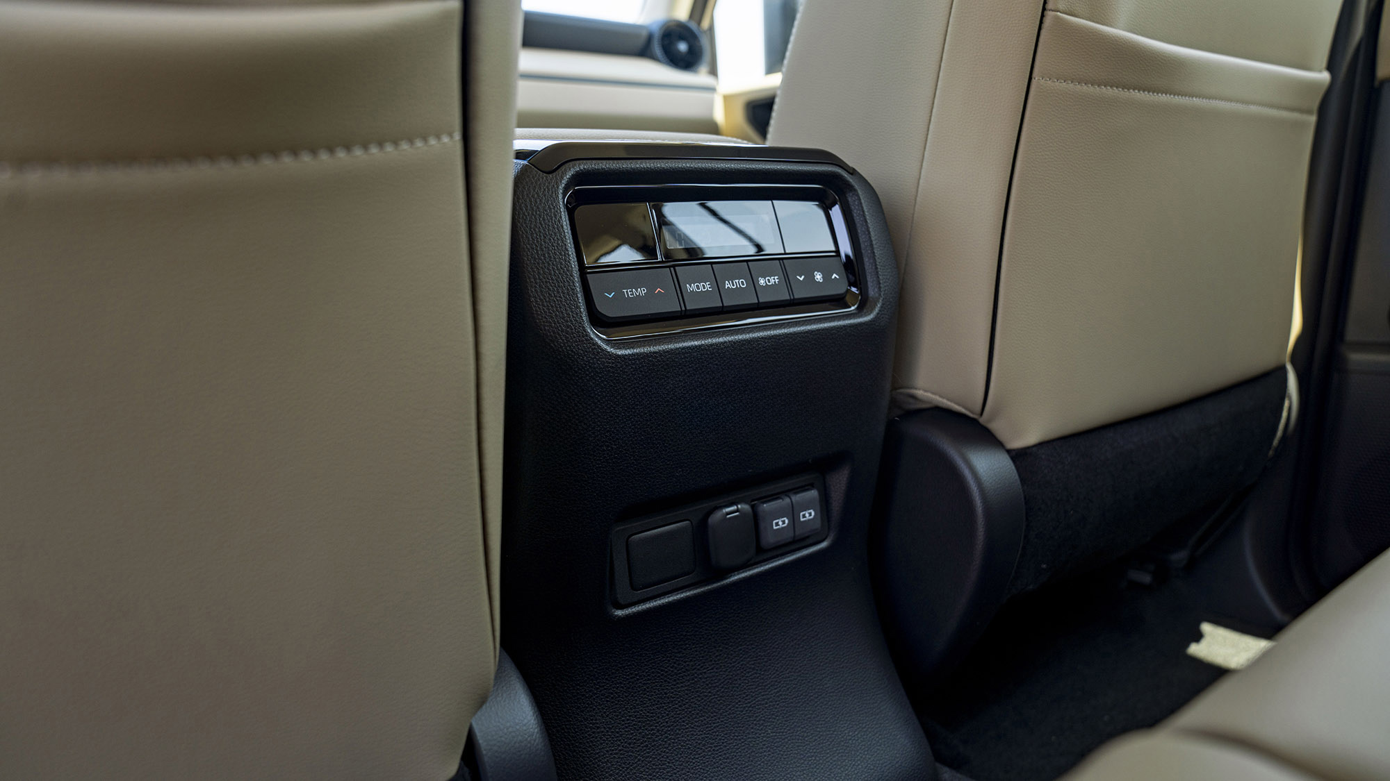TOYOTA PRADO 250 TXL 2.8D AT _ WHITE