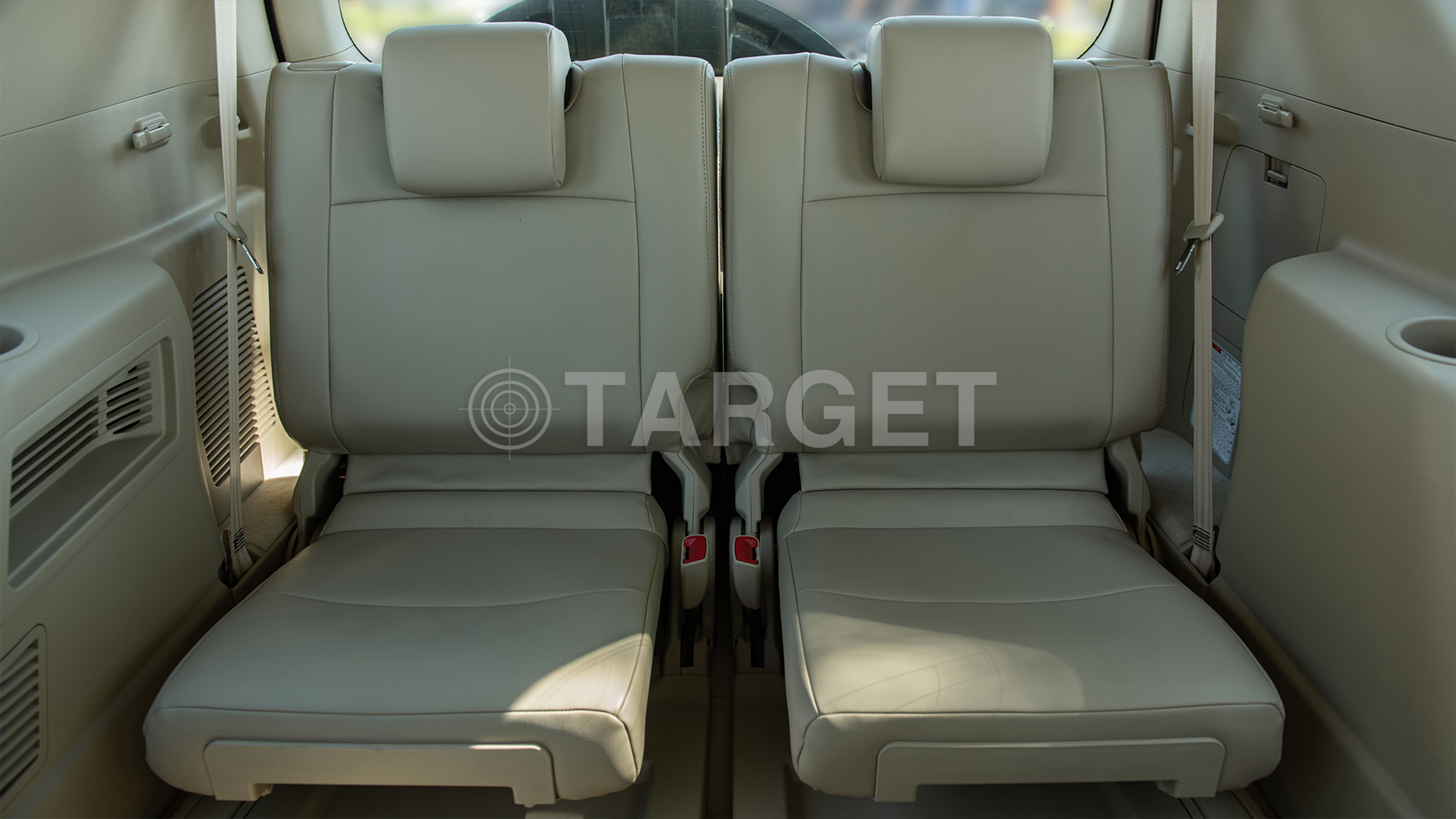 TOYOTA PRADO GXR 4.0P AT _ WHITE