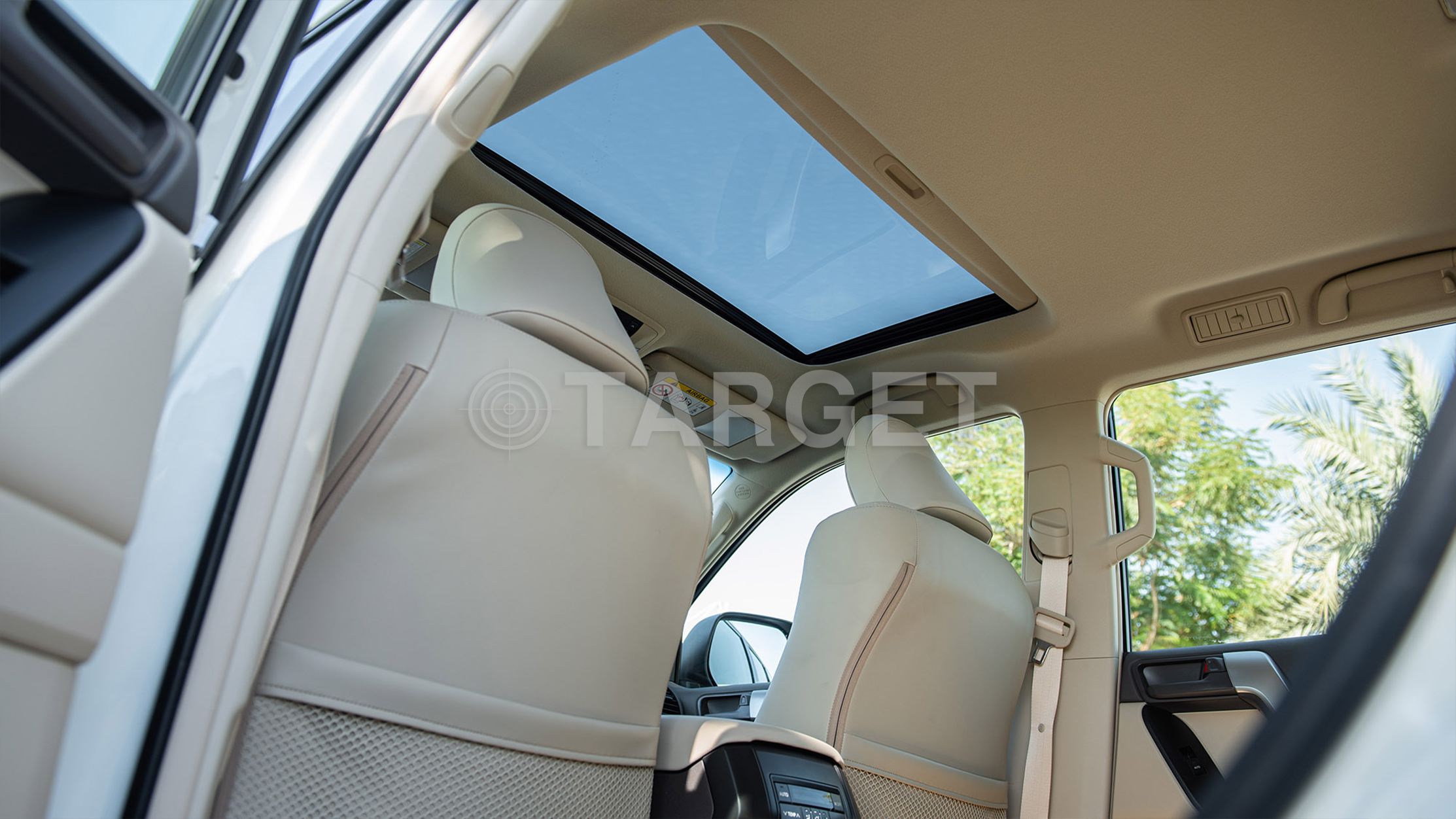 TOYOTA PRADO GXR 4.0P AT _ WHITE