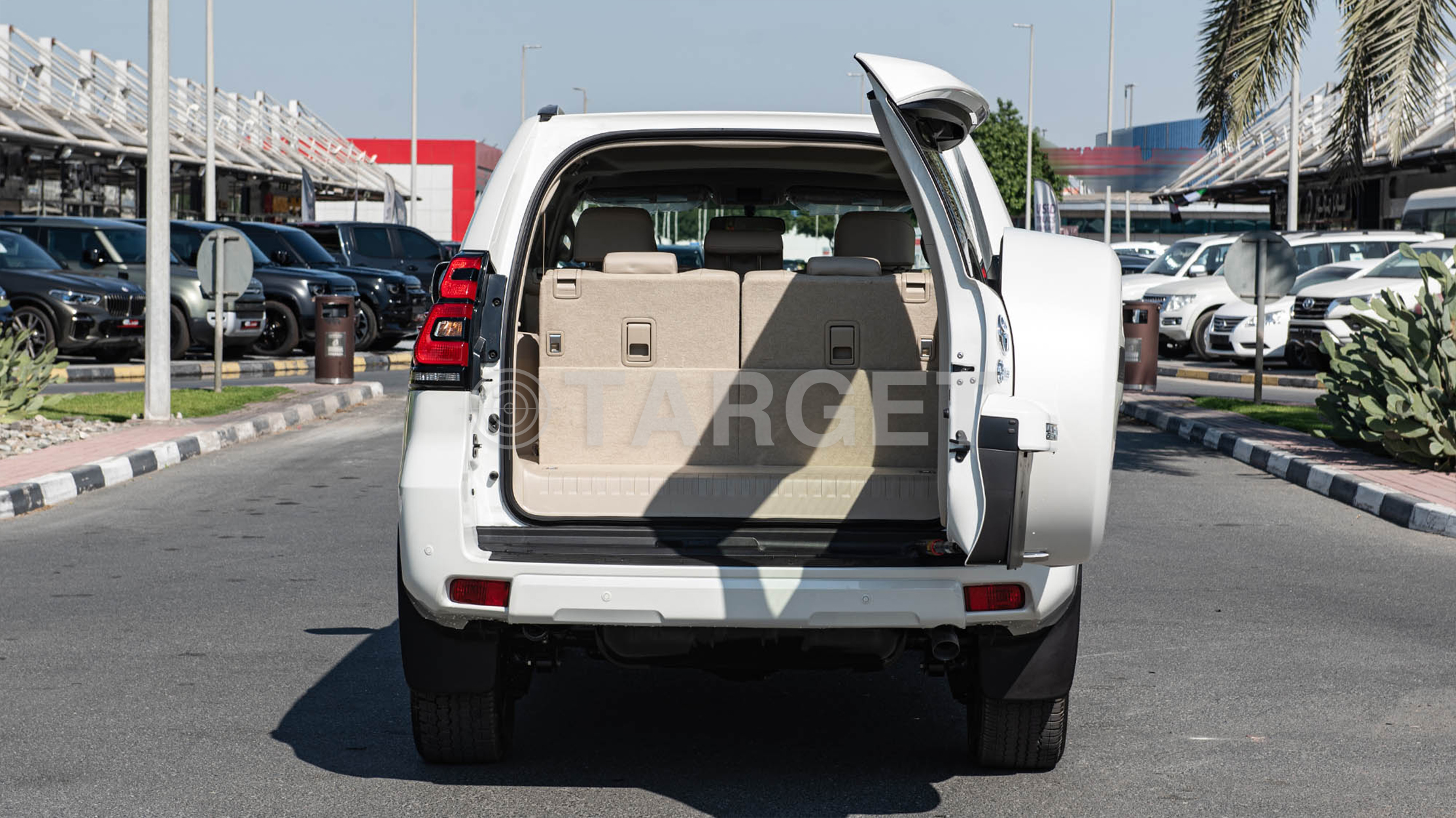 TOYOTA PRADO GXR 4.0P AT _ WHITE