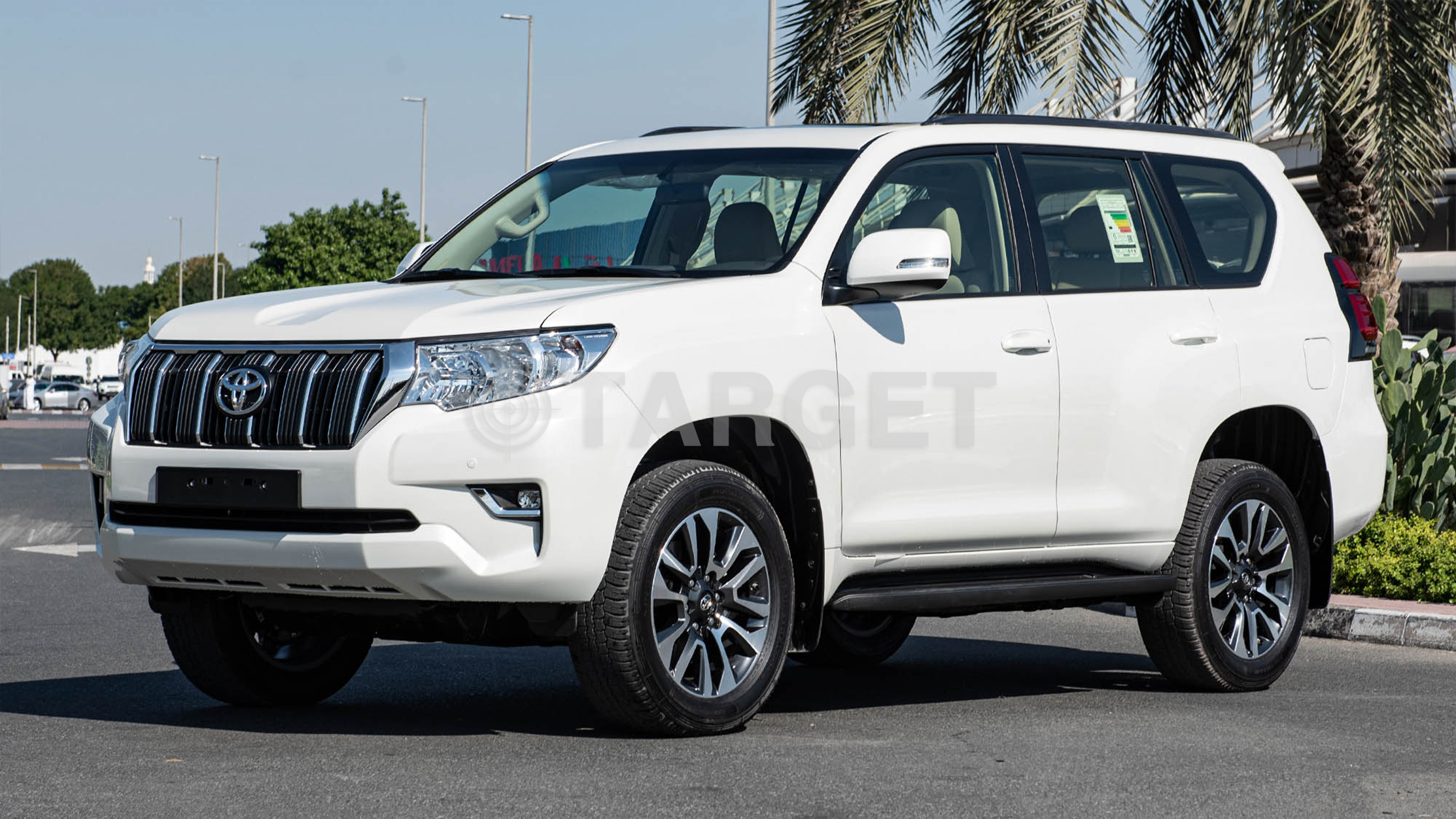 TOYOTA PRADO GXR 4.0P AT _ WHITE