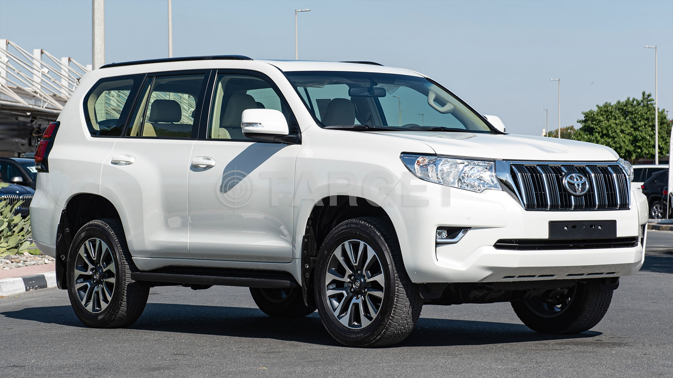 TOYOTA PRADO GXR 4.0P AT _ WHITE
