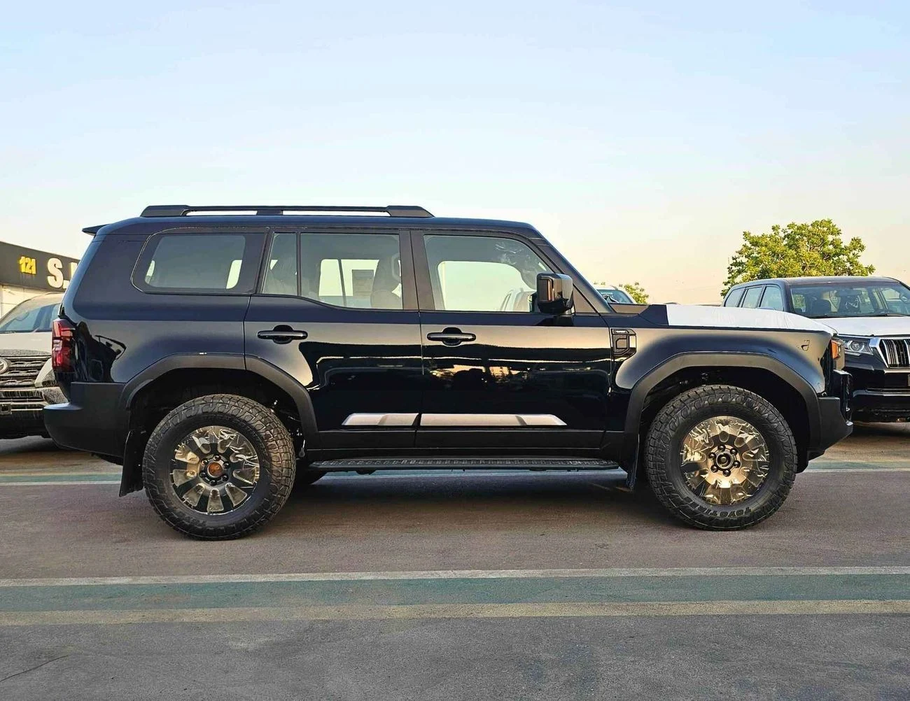 Toyota Prado PLATINUM | 2.8L V4 DIESEL