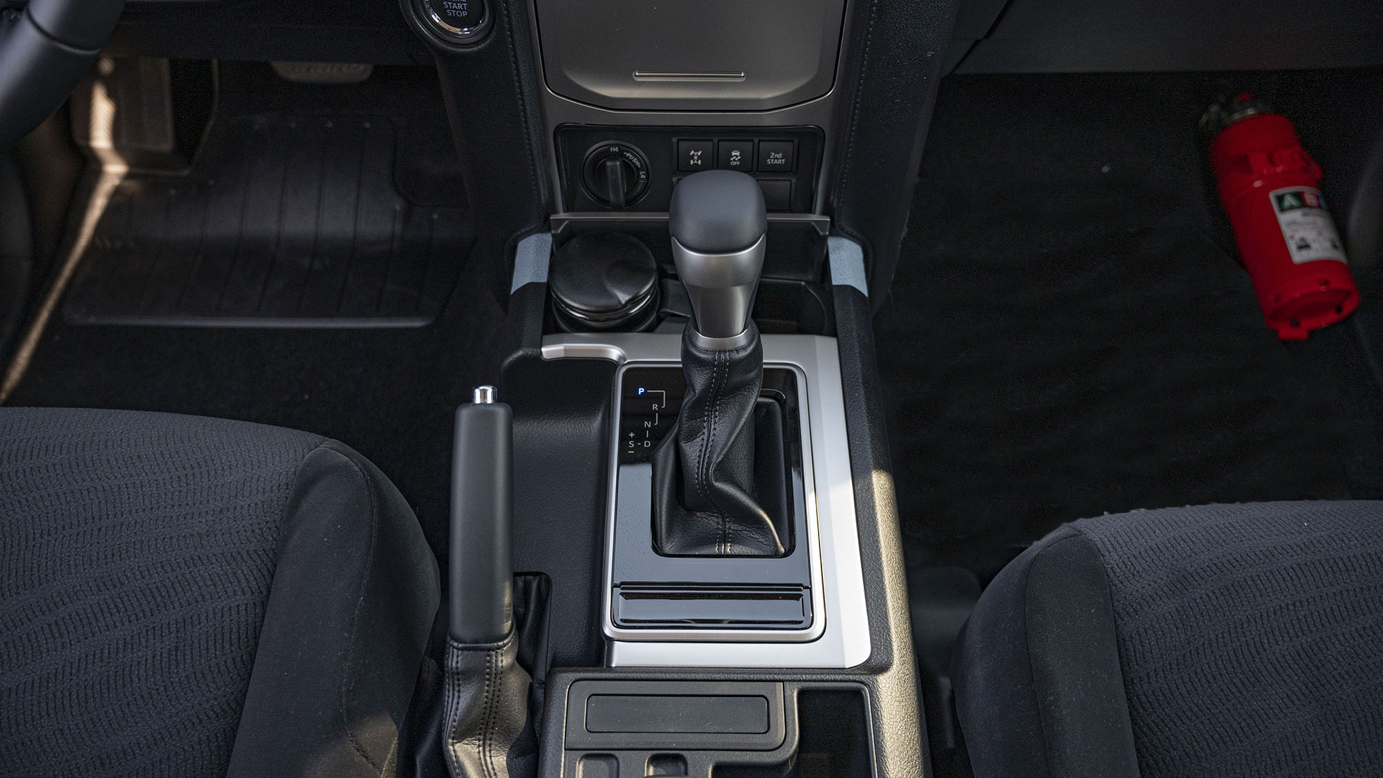 TOYOTA PRADO TXL 2.8D AT_ silver