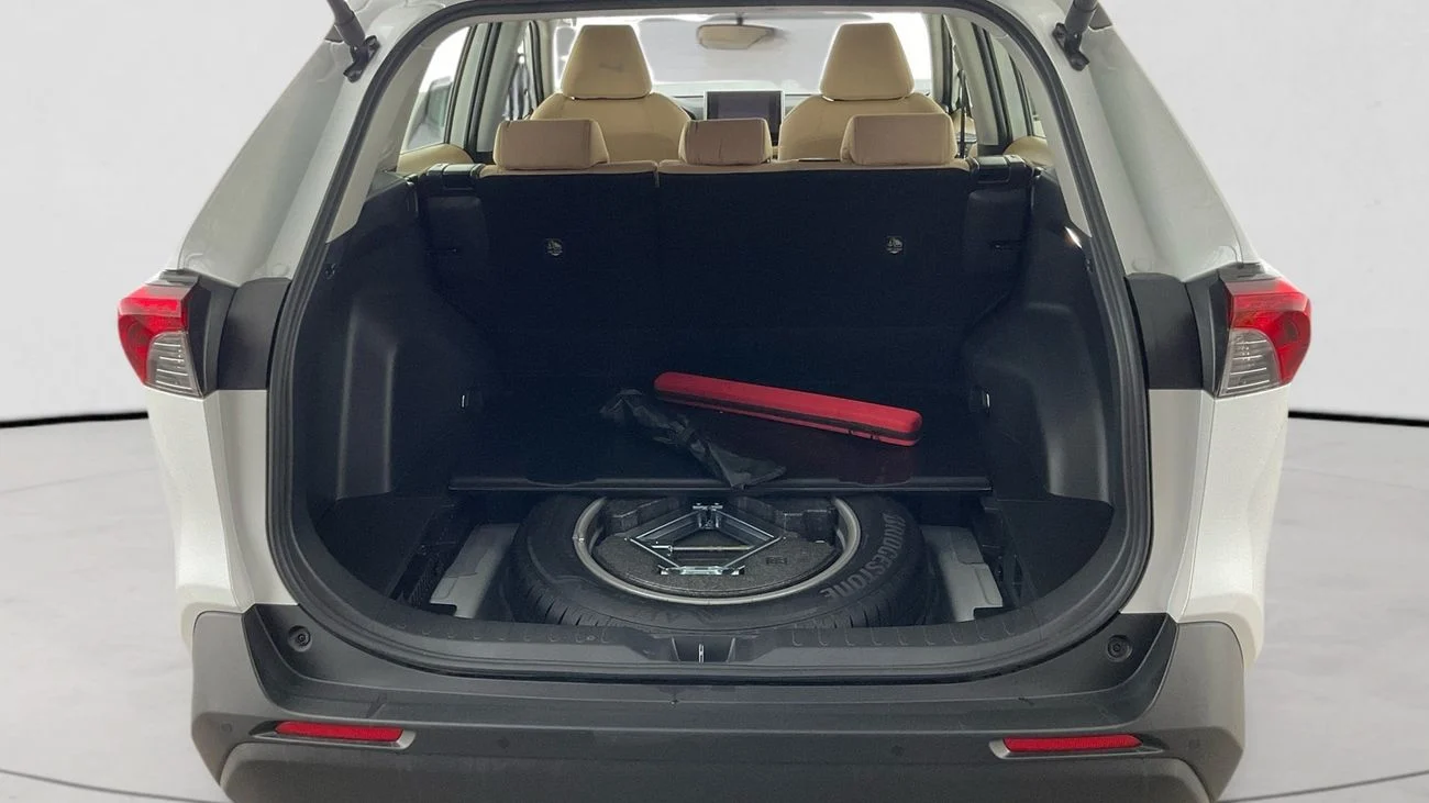 Toyota RAV4 2.5 VX 2026 _ WHITE