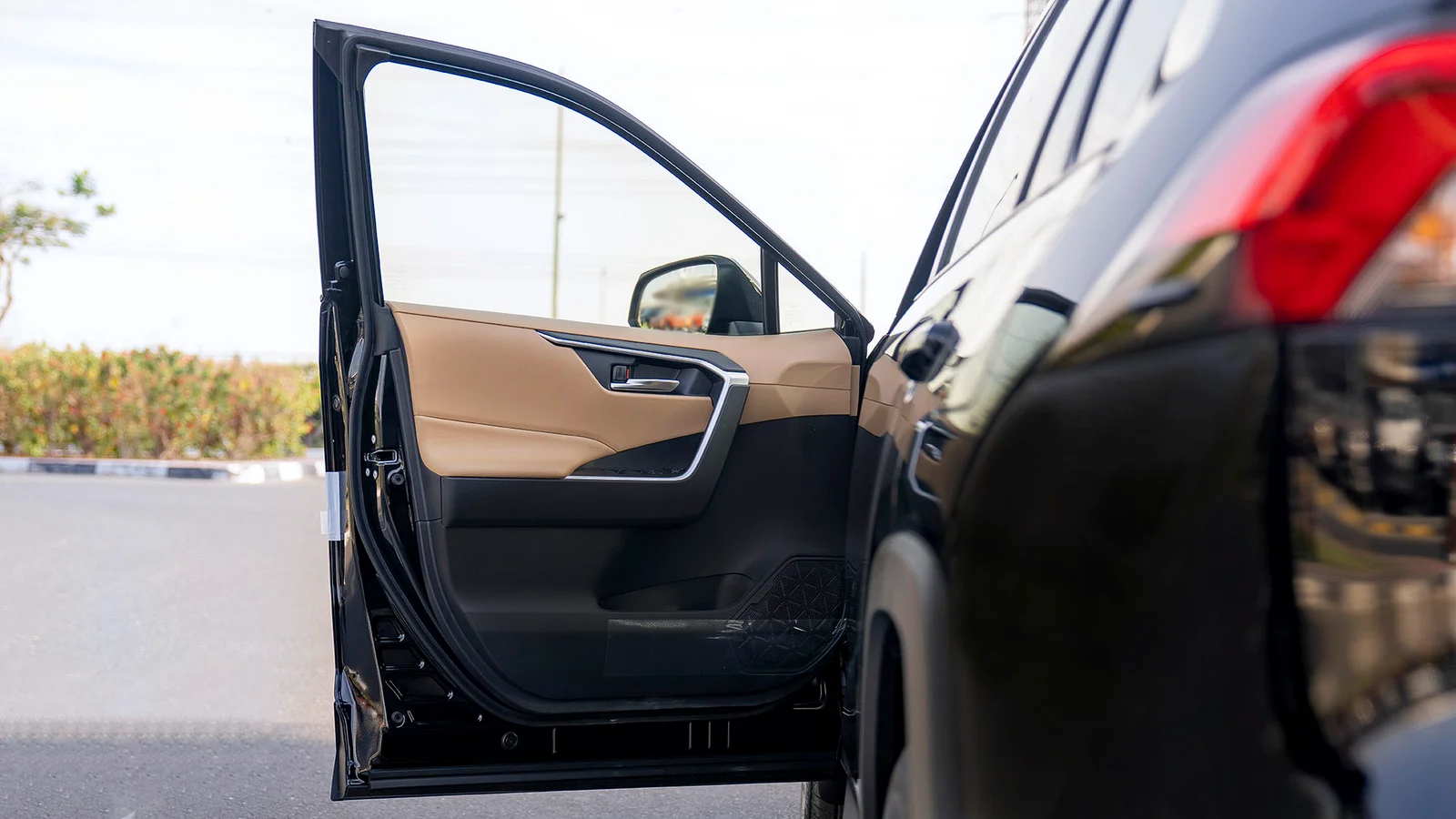 TOYOTA RAV4 2.5P HEV AT AWD MY2025 – BLACK